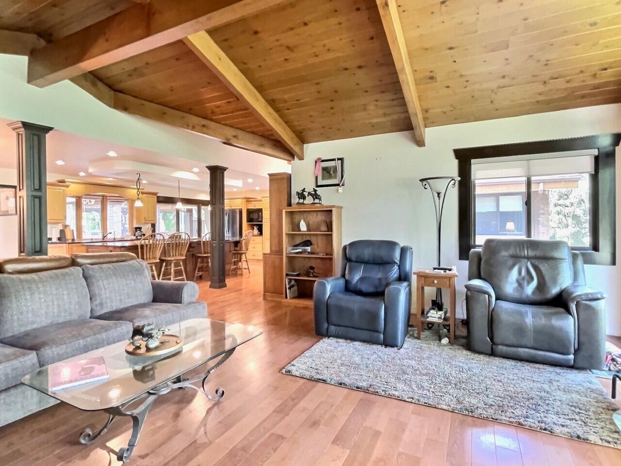 2441 Fairway Cir