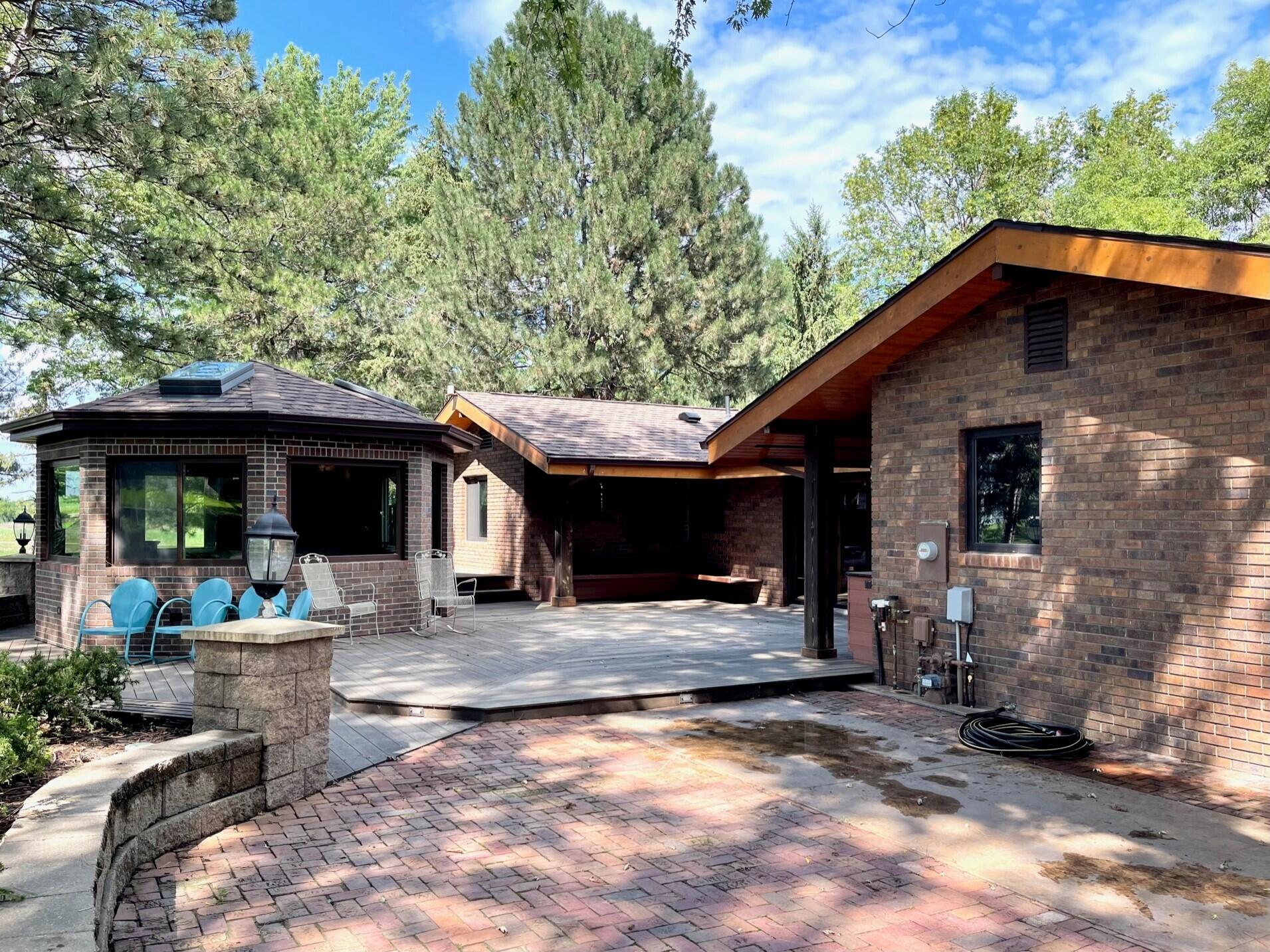 2441 Fairway Cir