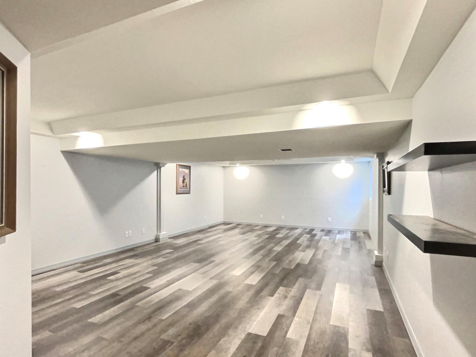 2441 Fairway Cir