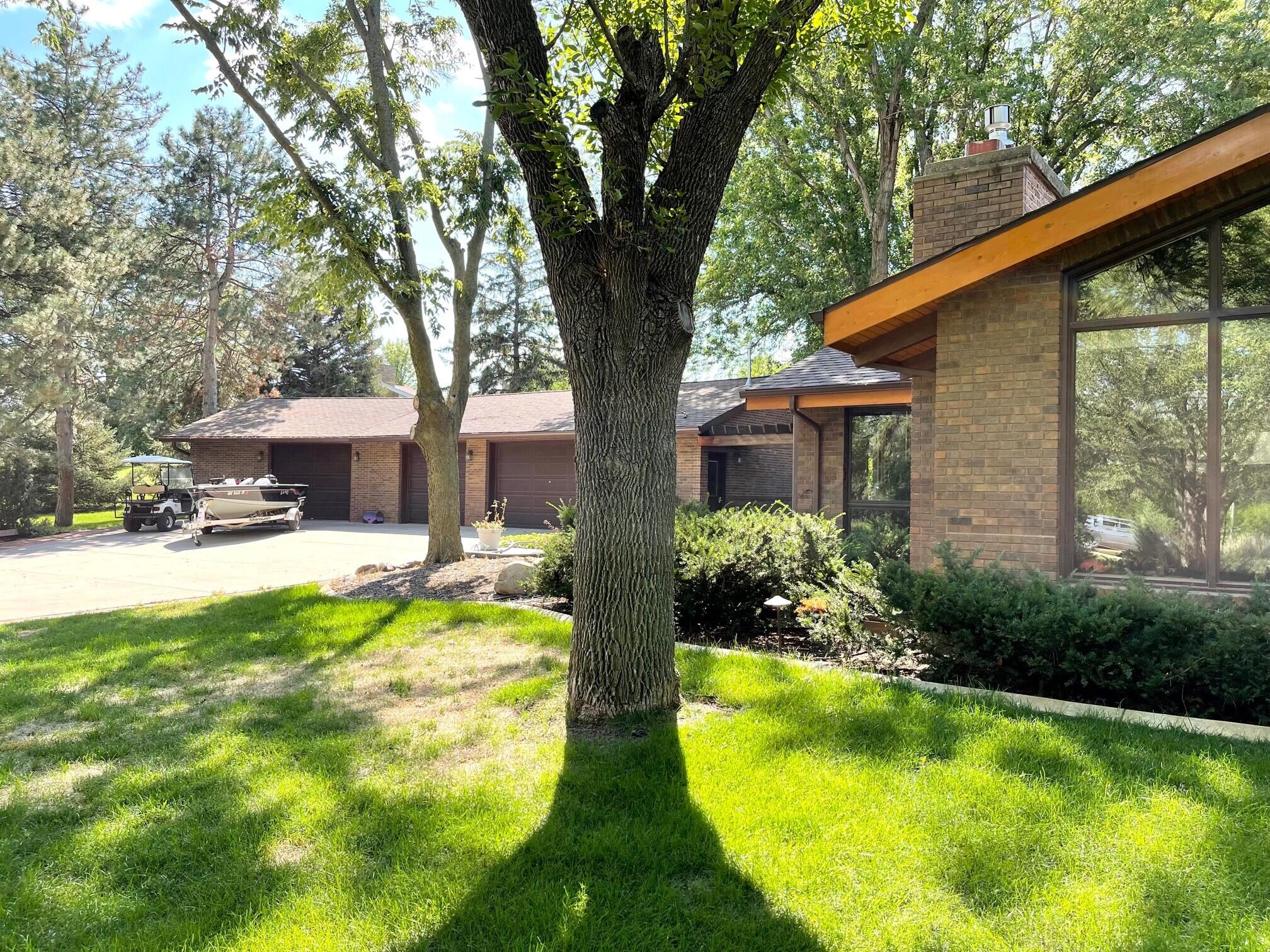 2441 Fairway Cir