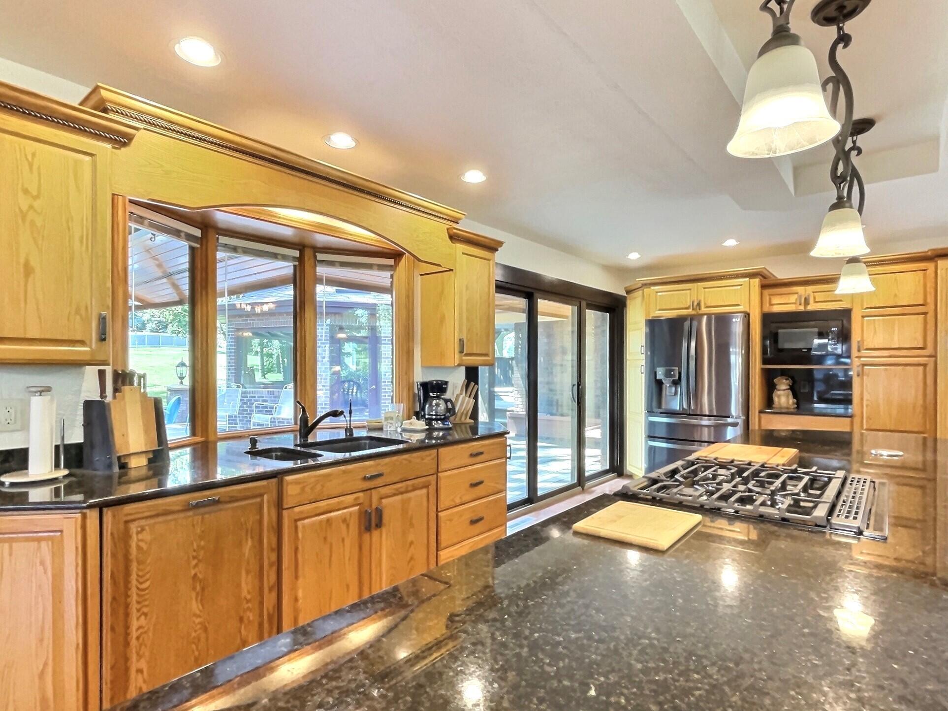 2441 Fairway Cir