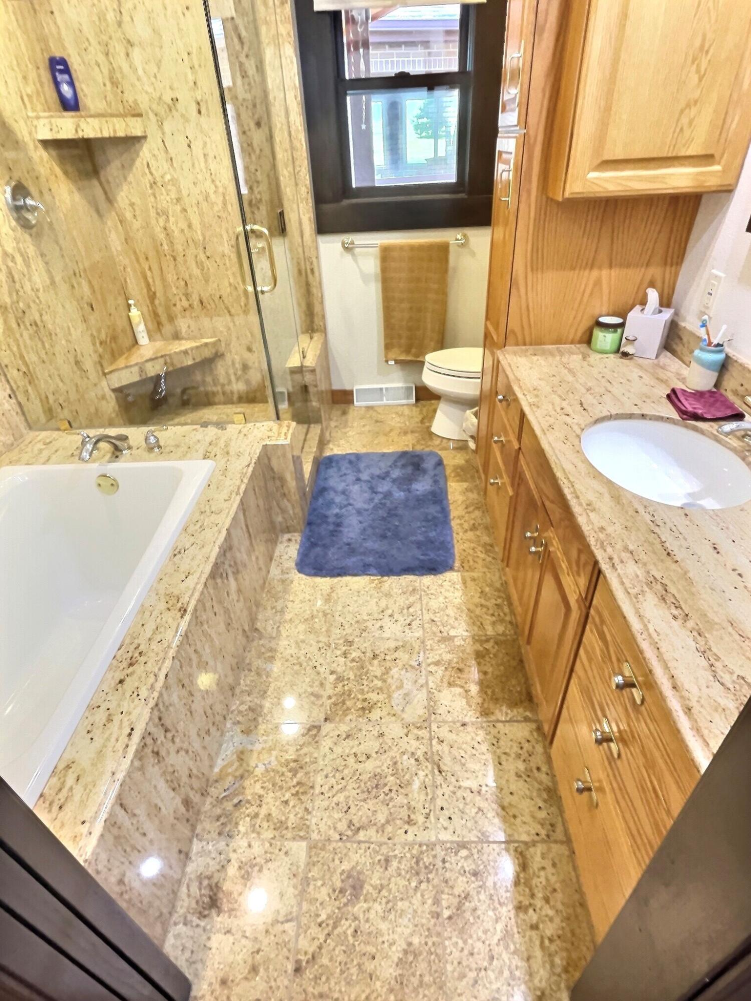 2441 Fairway Cir