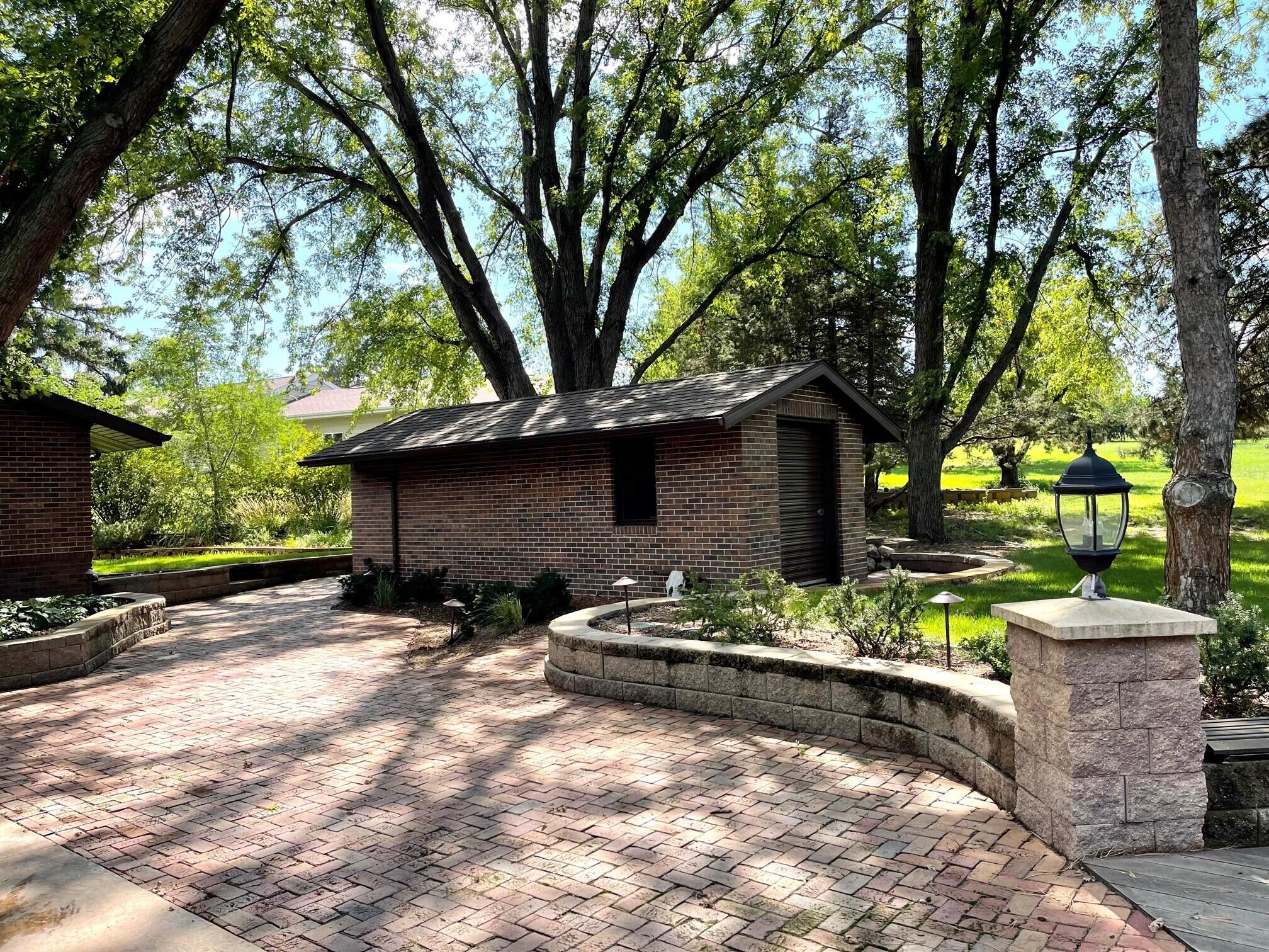 2441 Fairway Cir