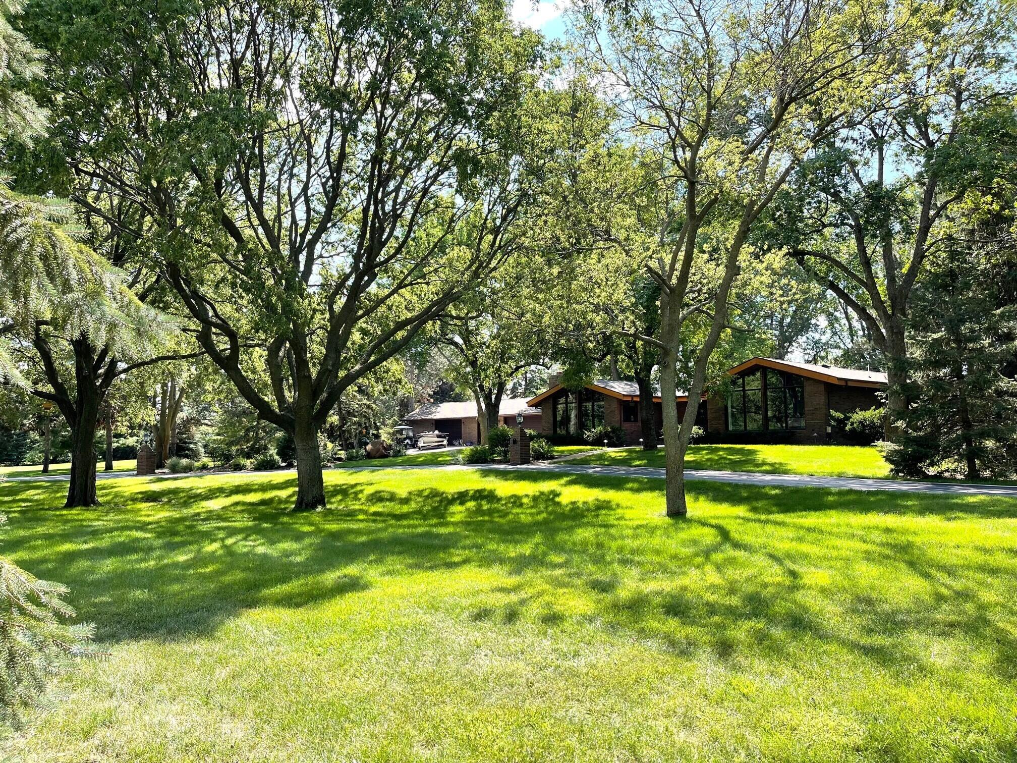 2441 Fairway Cir