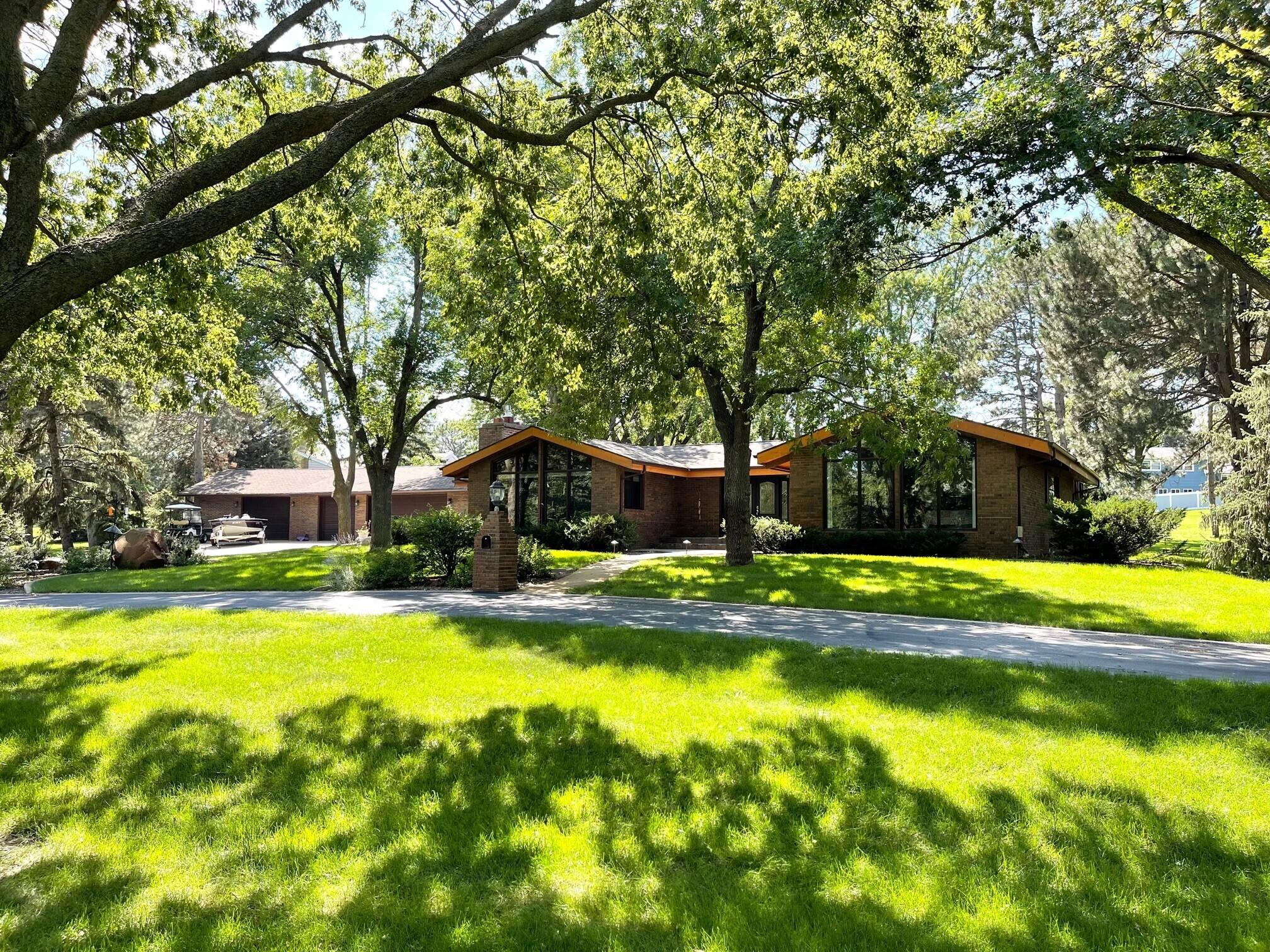 2441 Fairway Cir