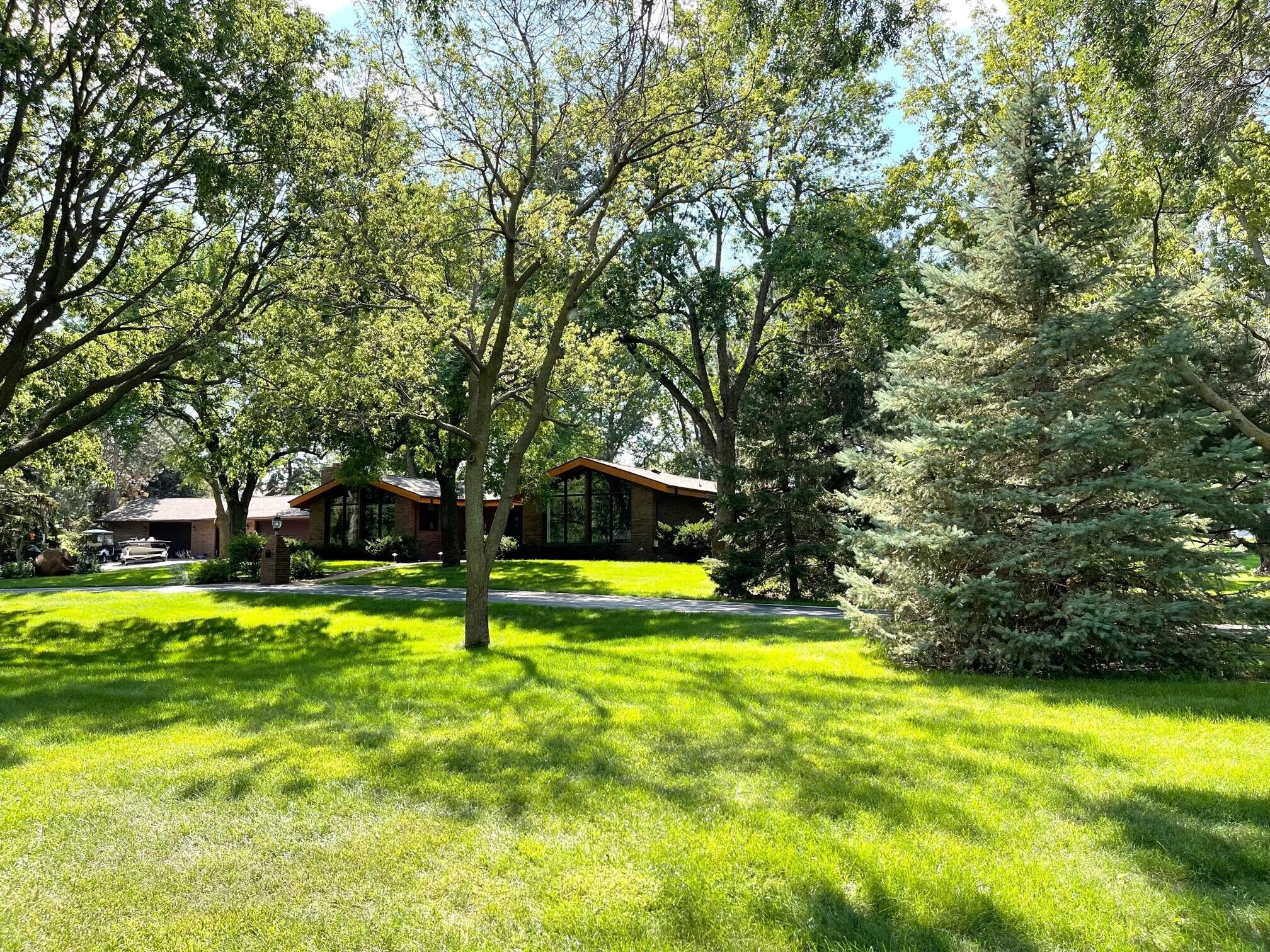 2441 Fairway Cir