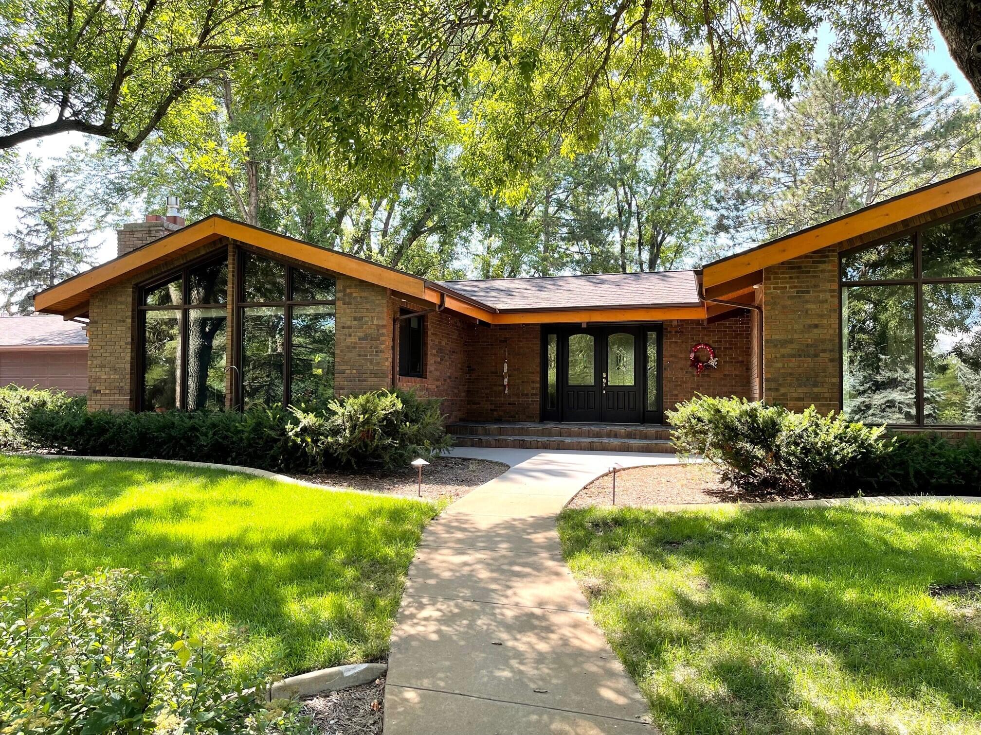 2441 Fairway Cir