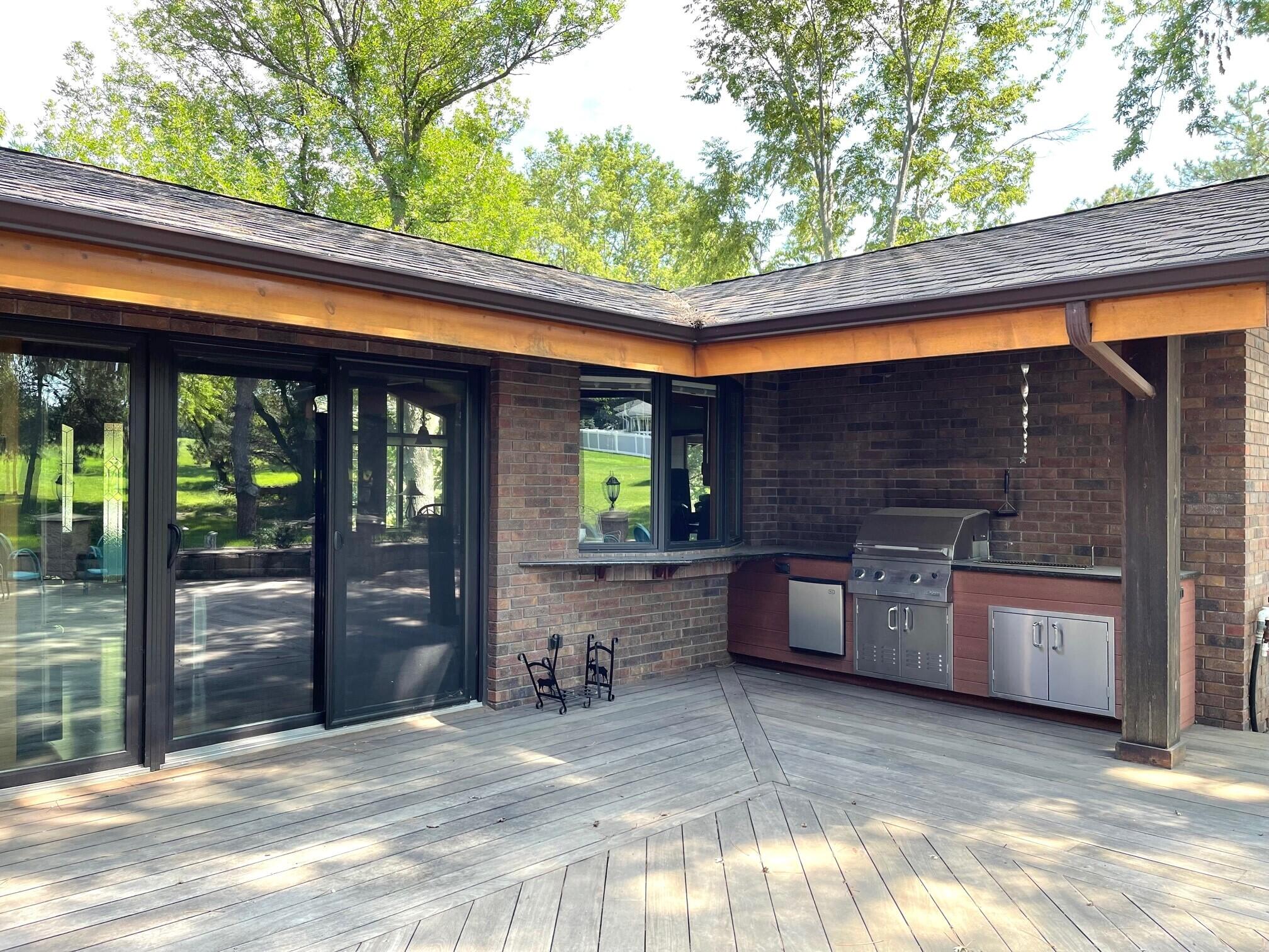 2441 Fairway Cir