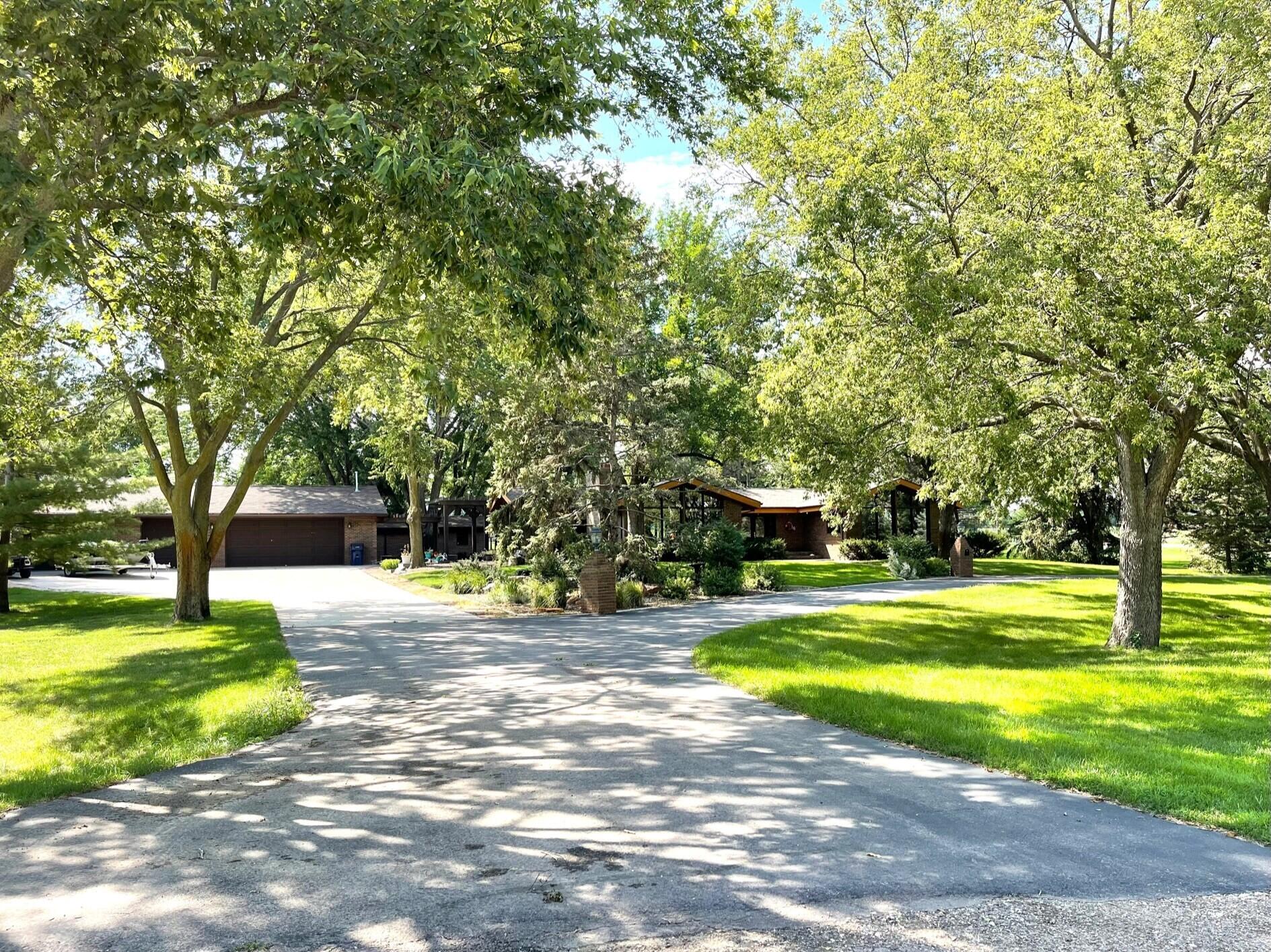 2441 Fairway Cir