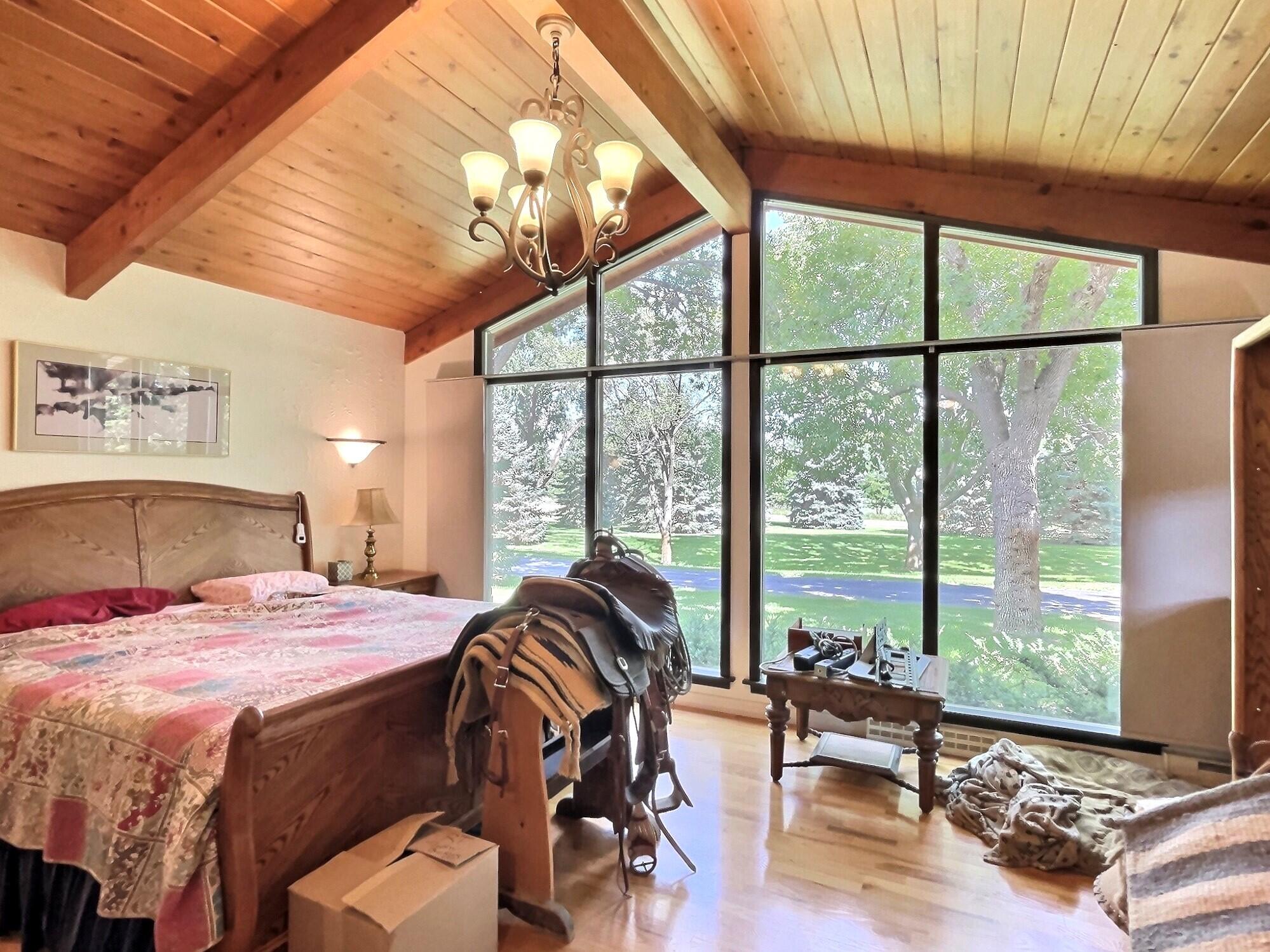 2441 Fairway Cir