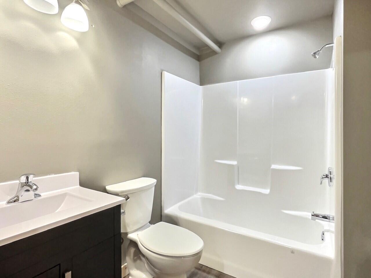 324 W 10th Ave