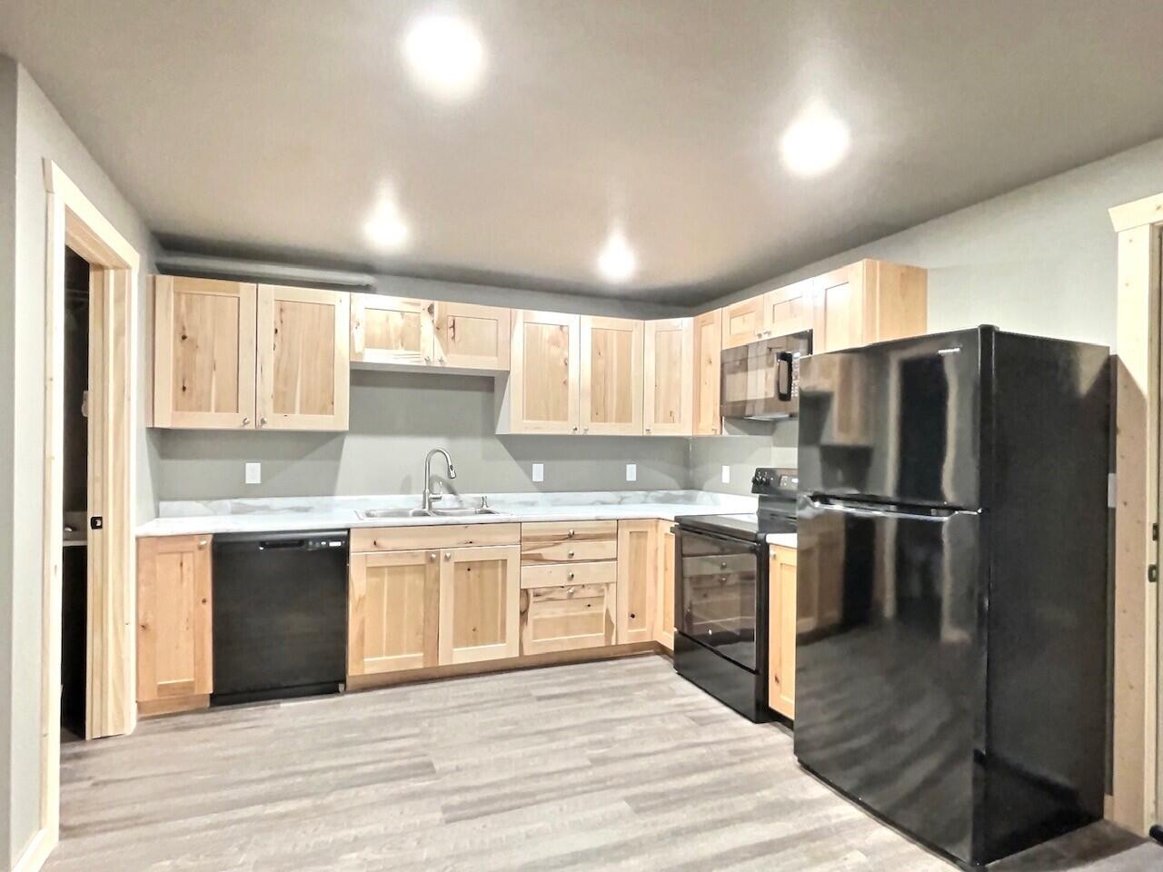 324 W 10th Ave