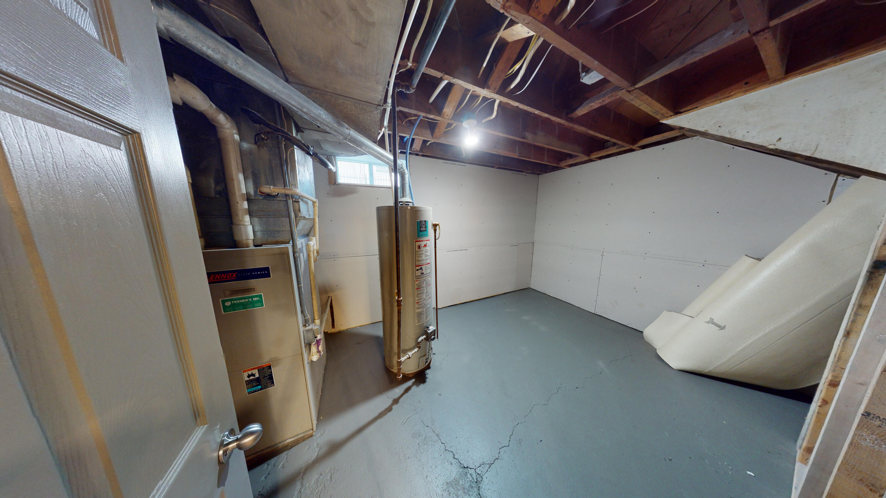 904 E 4th Ave