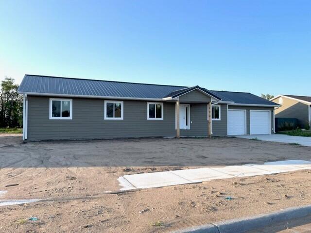 1112 Woods Cir