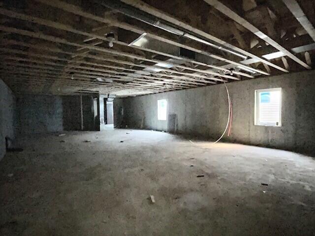 1112 Woods Cir