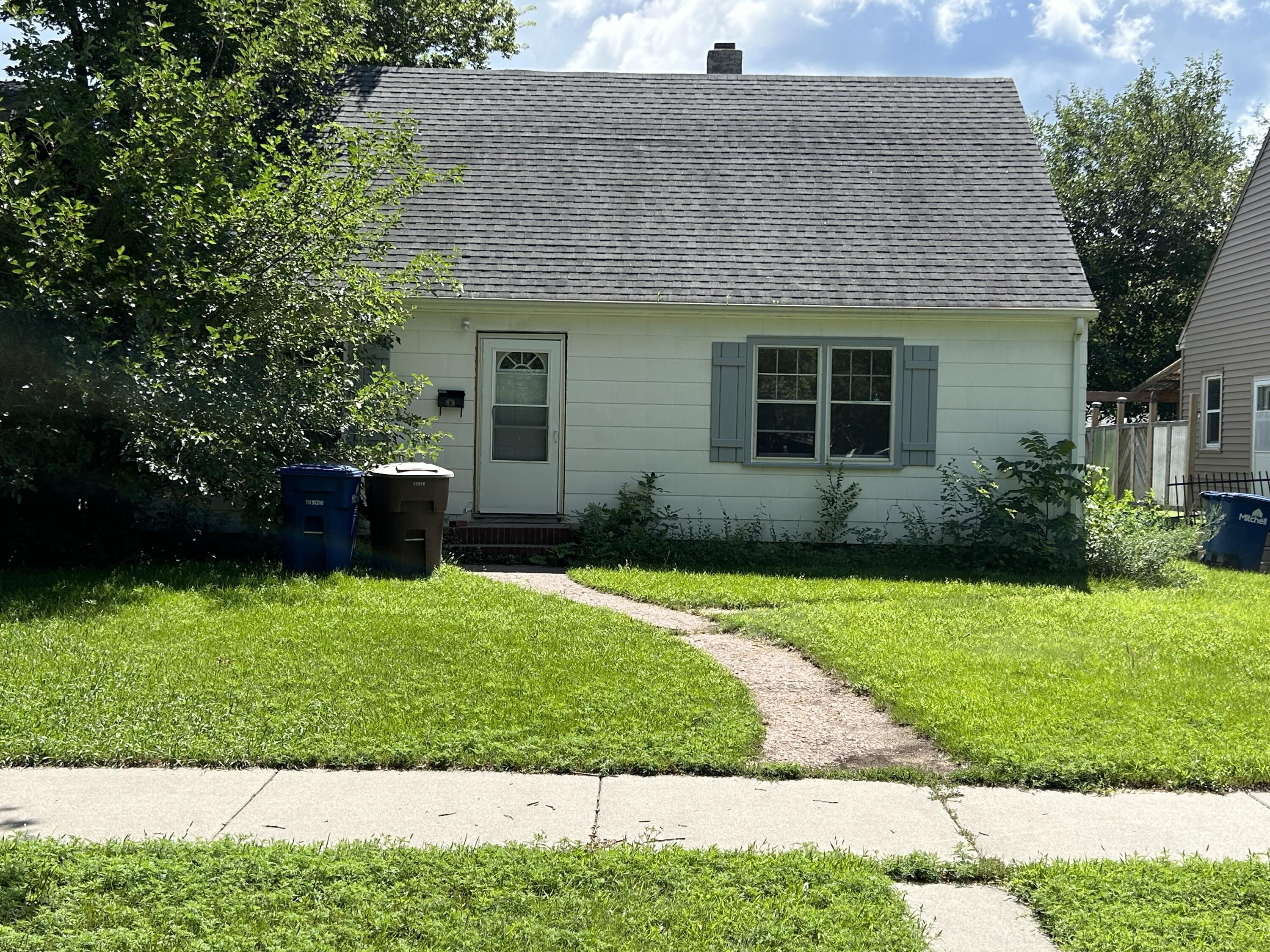 1033 E 3rd Ave