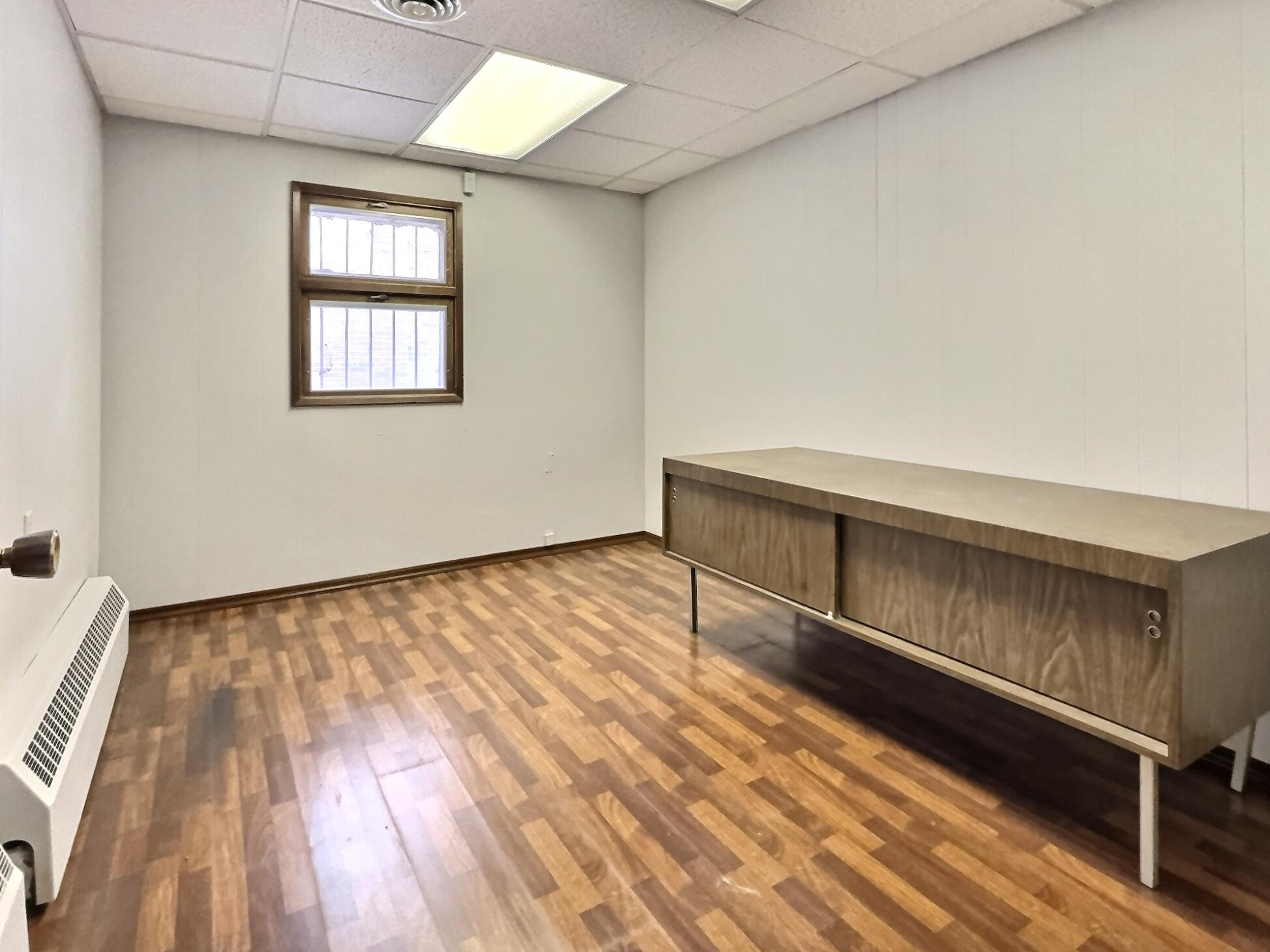 216 N Main St