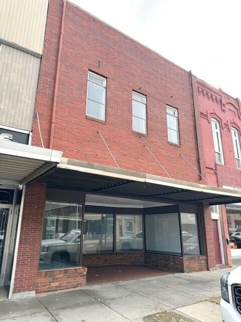 216 N Main St
