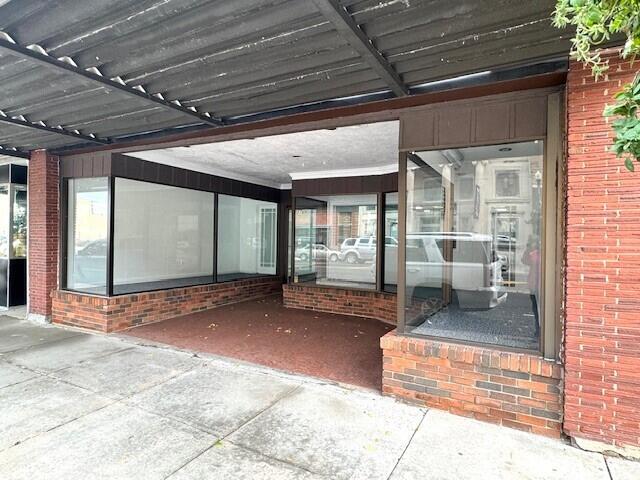 216 N Main St