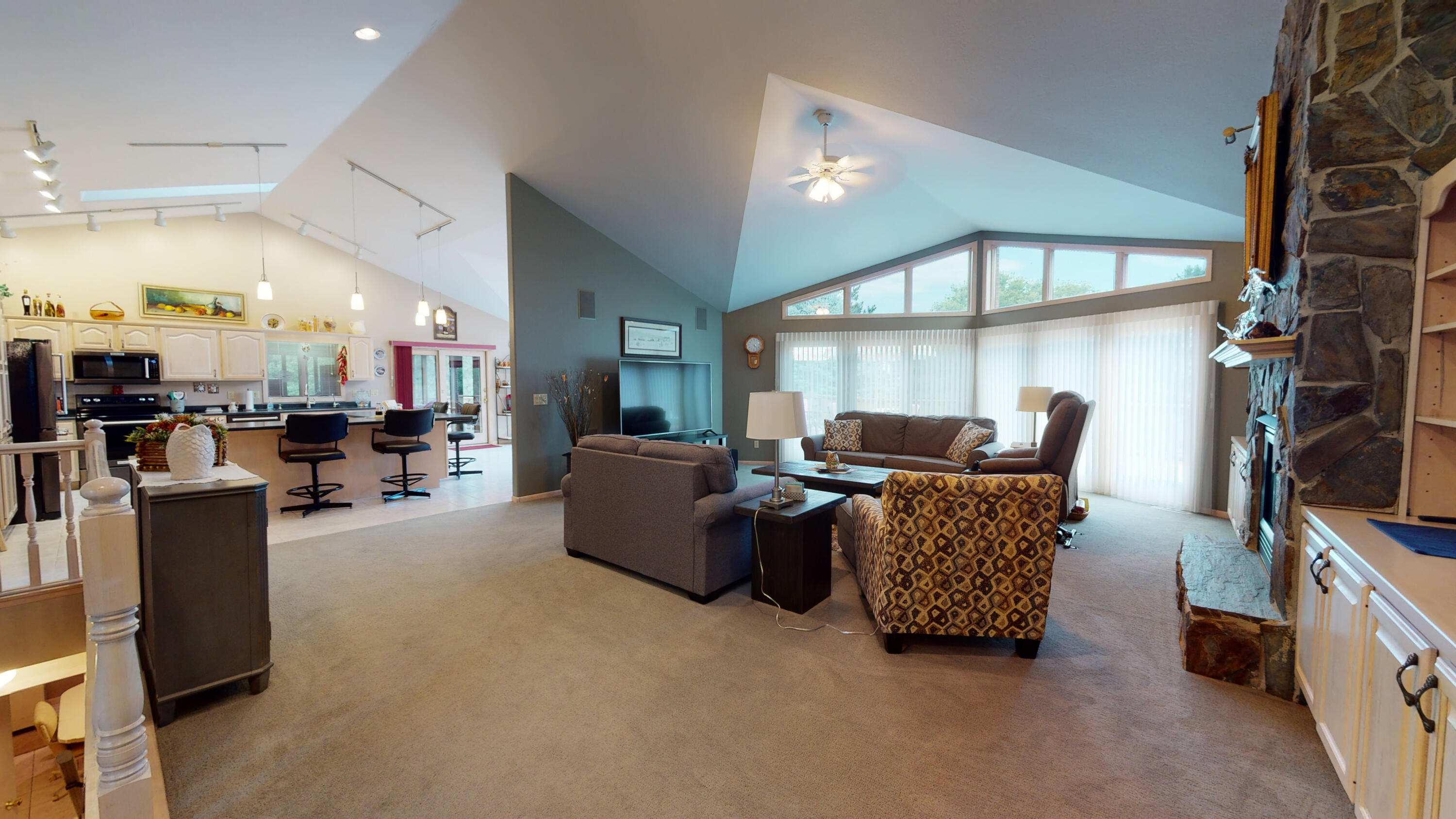 1050 N Harmon Dr