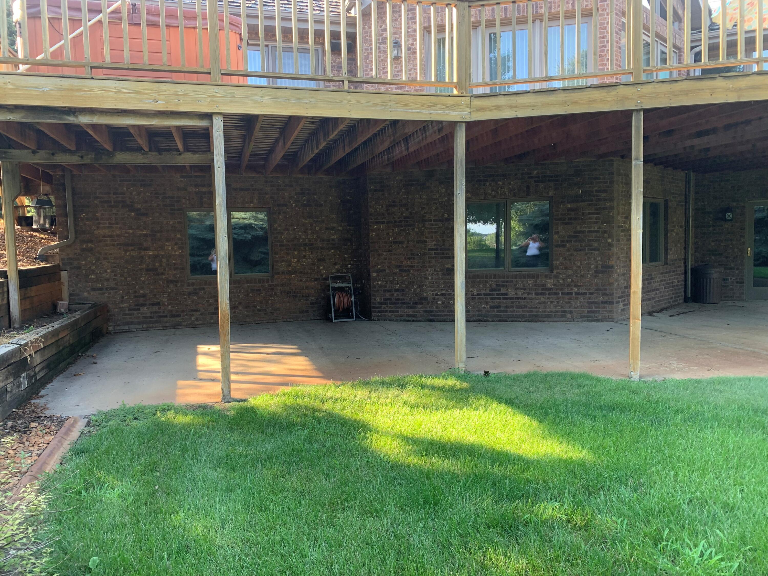 1050 N Harmon Dr