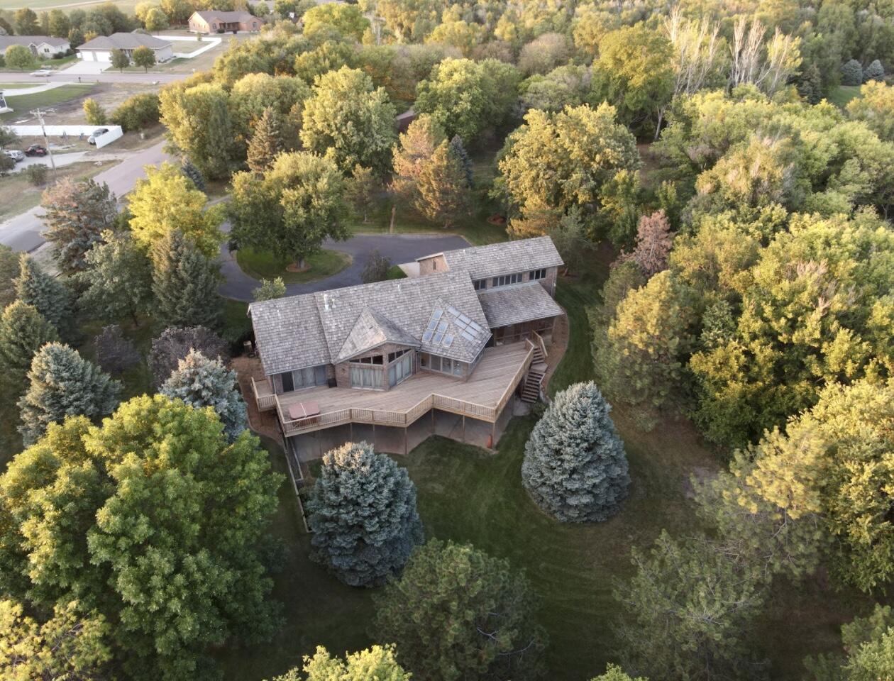 1050 N Harmon Dr