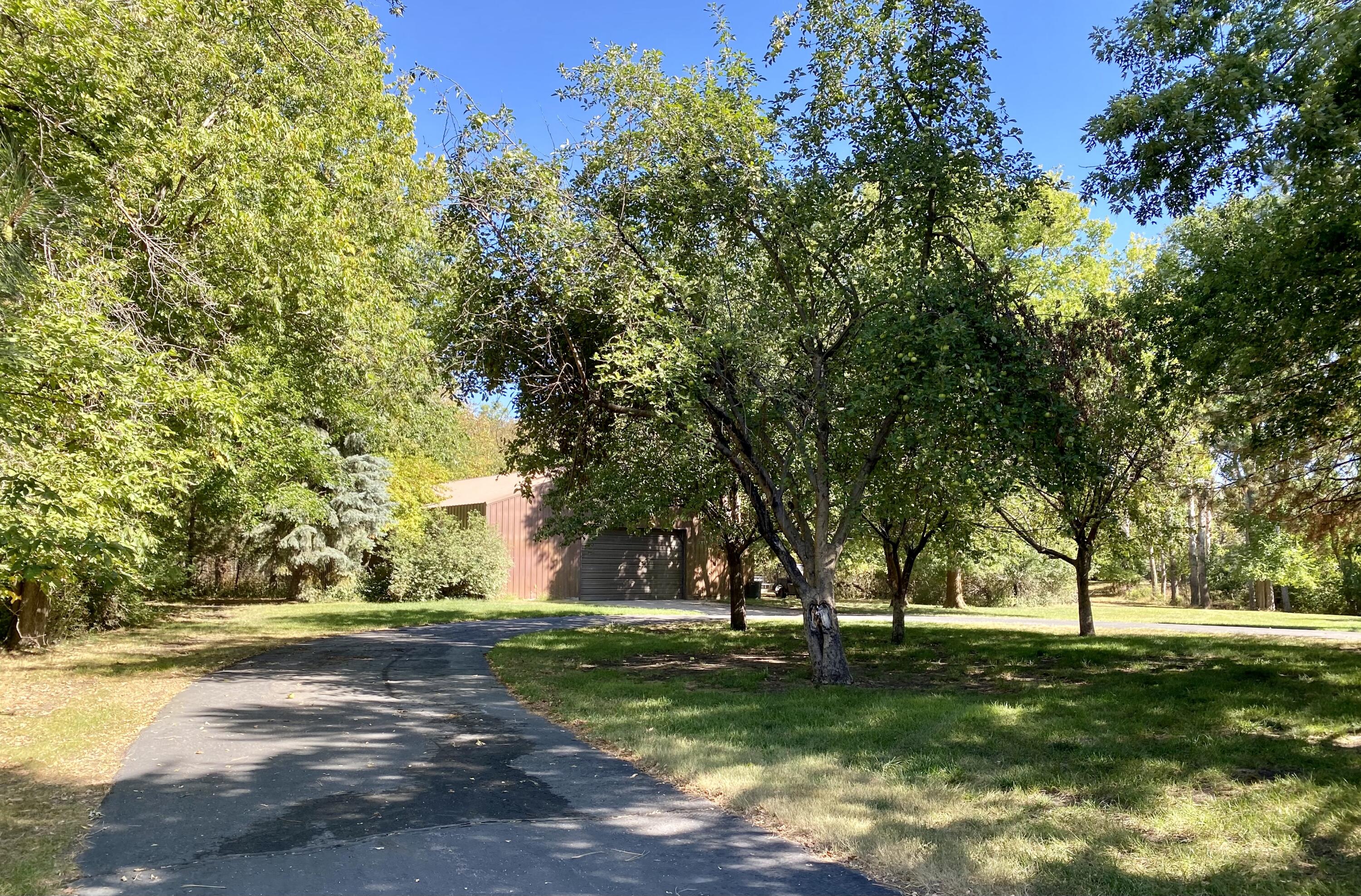 1050 N Harmon Dr