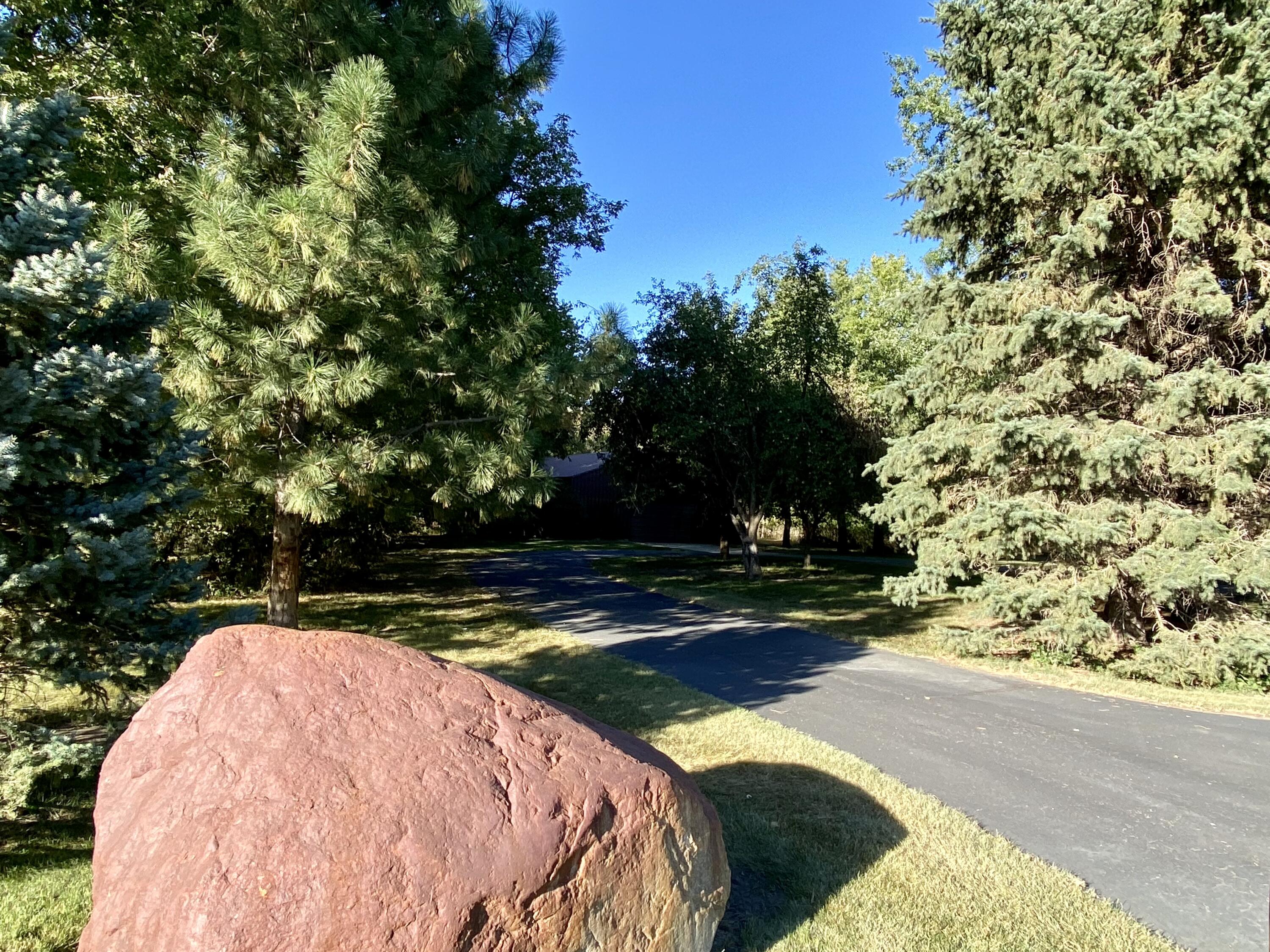 1050 N Harmon Dr