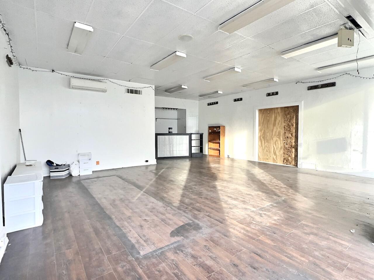 108-110 E 3rd Ave