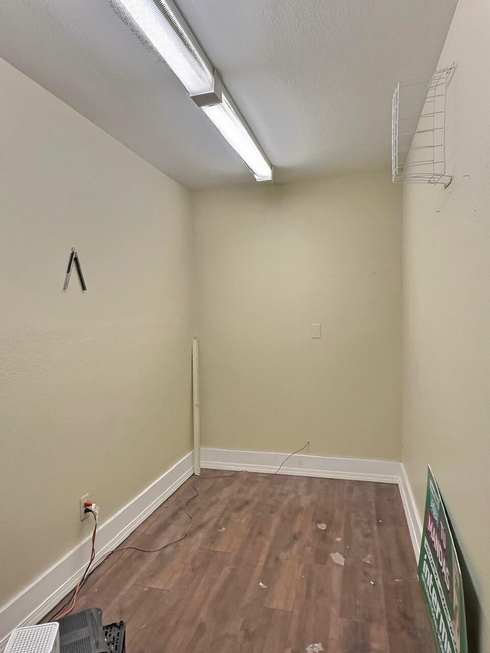 108-110 E 3rd Ave