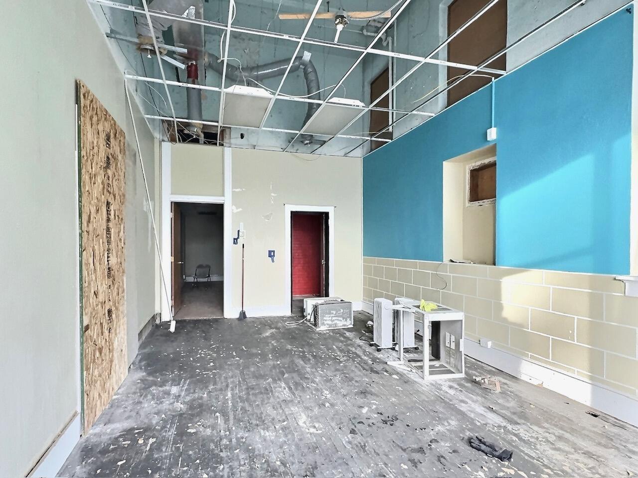 108-110 E 3rd Ave