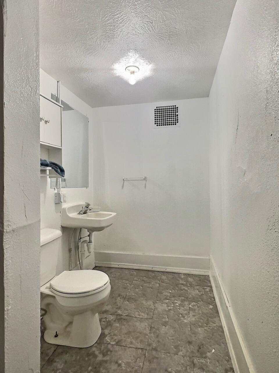 108-110 E 3rd Ave