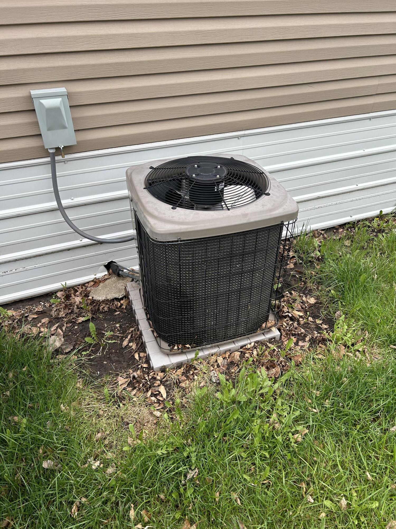 1401 S Main Lot 14 St