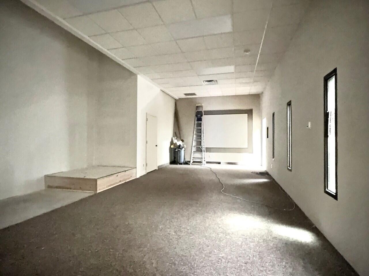 417 N Main St