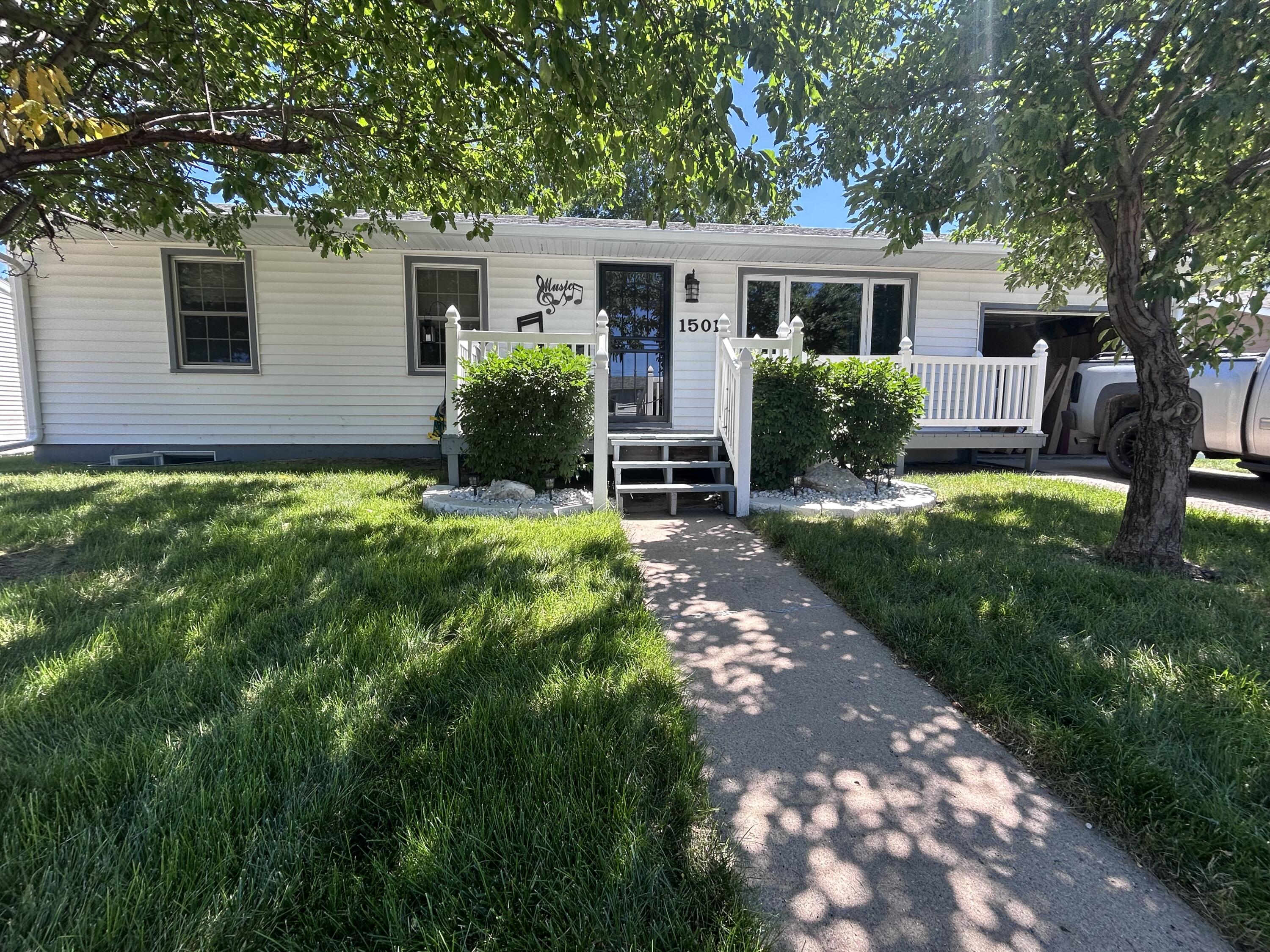 1501 Bridle Dr