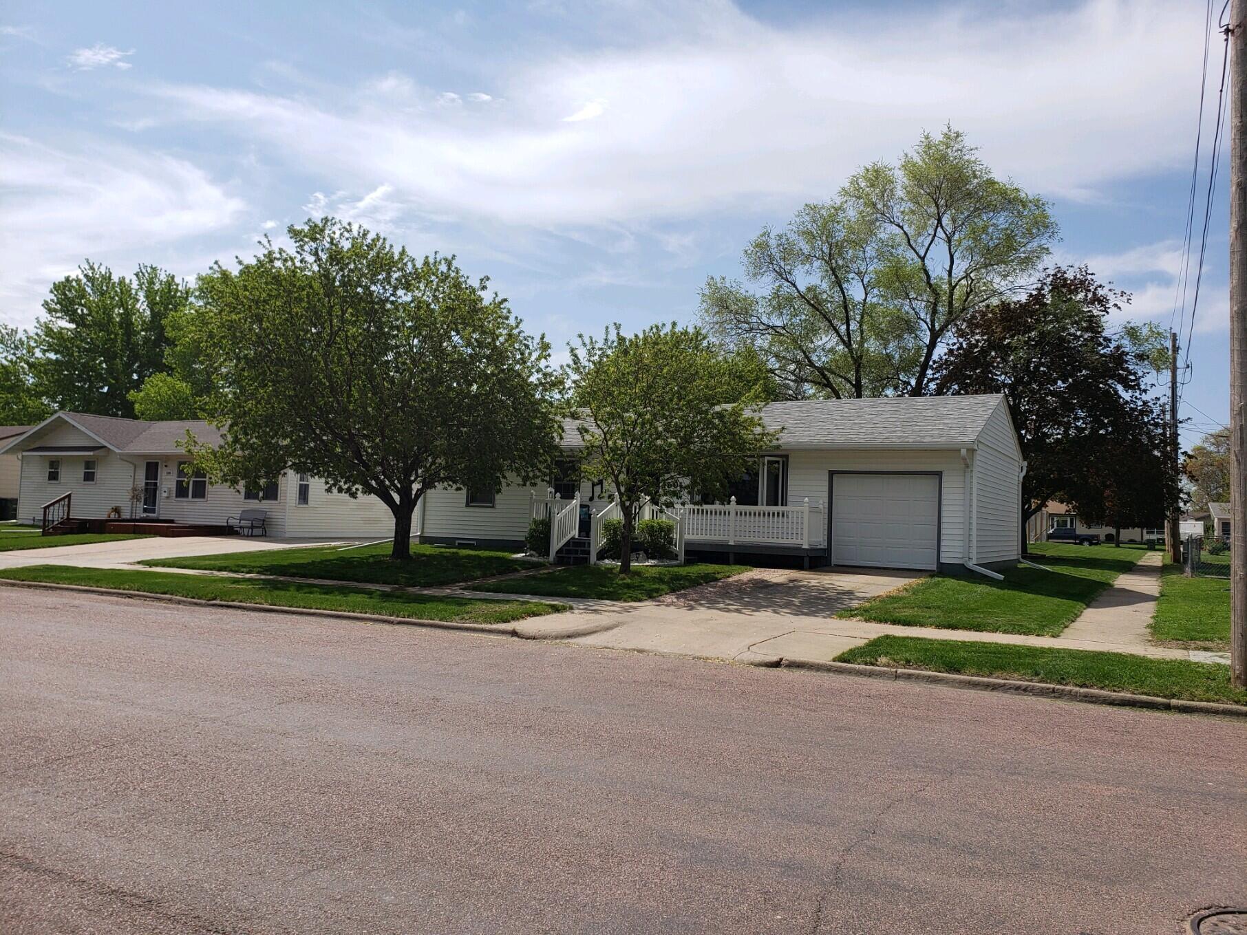 1501 Bridle Dr