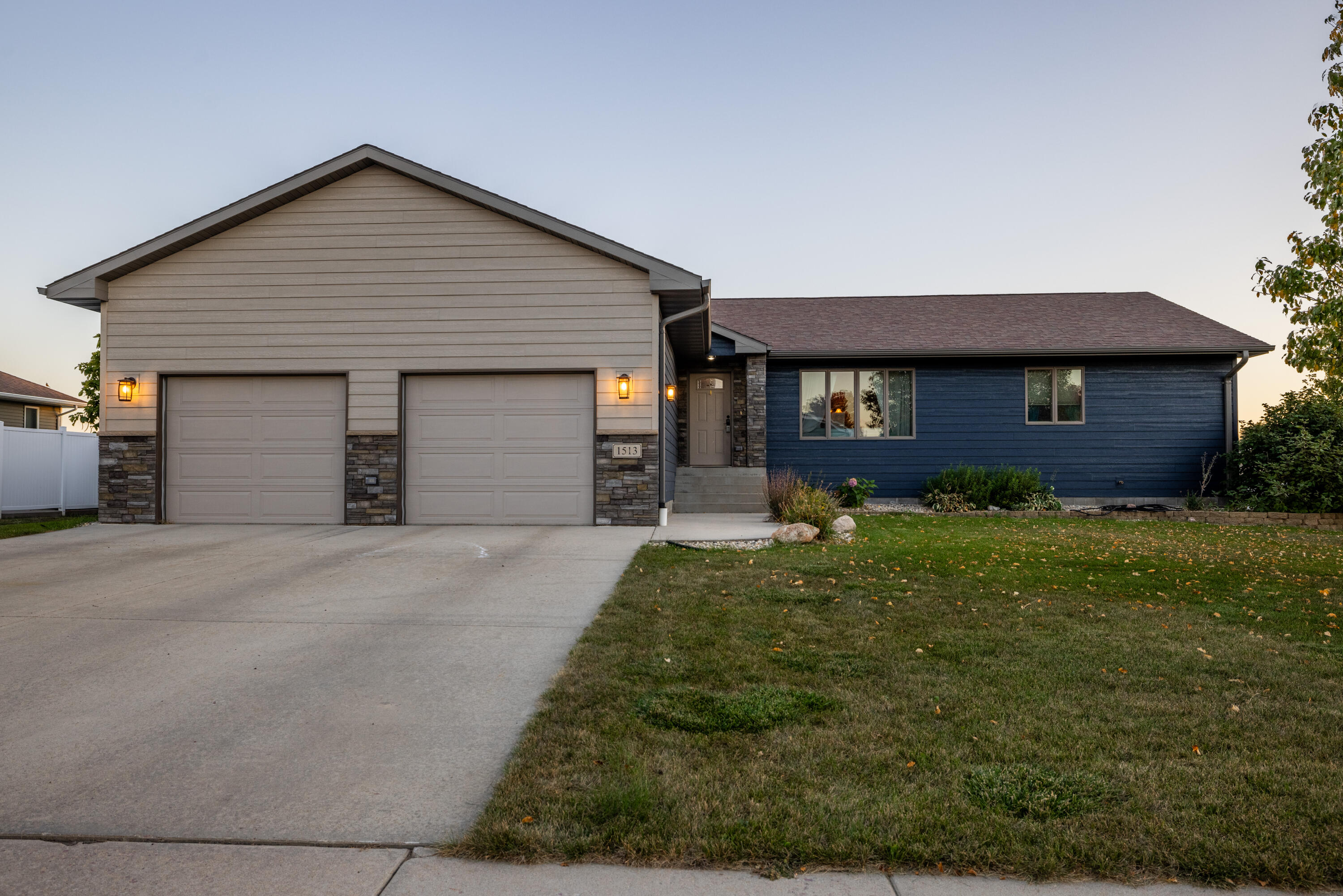 1513 Kemper Ave