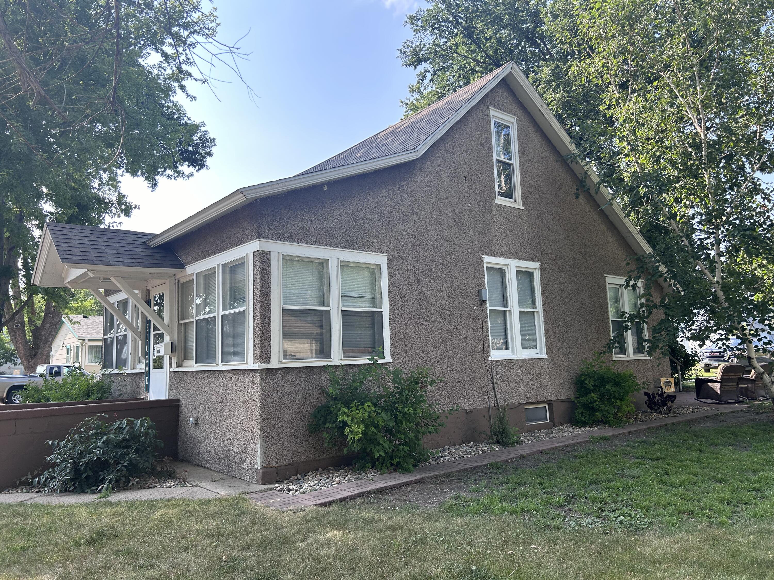 808 E Ash Ave