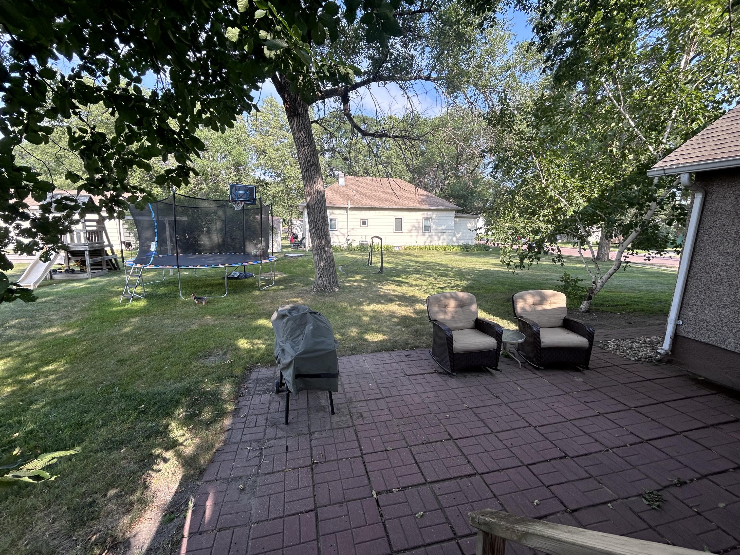 808 E Ash Ave