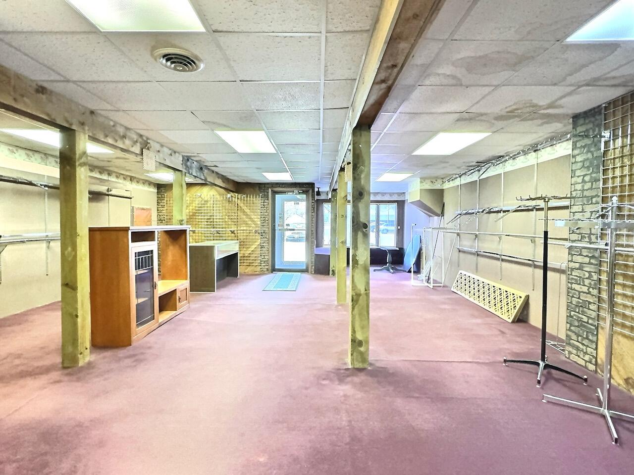 211 N Main St