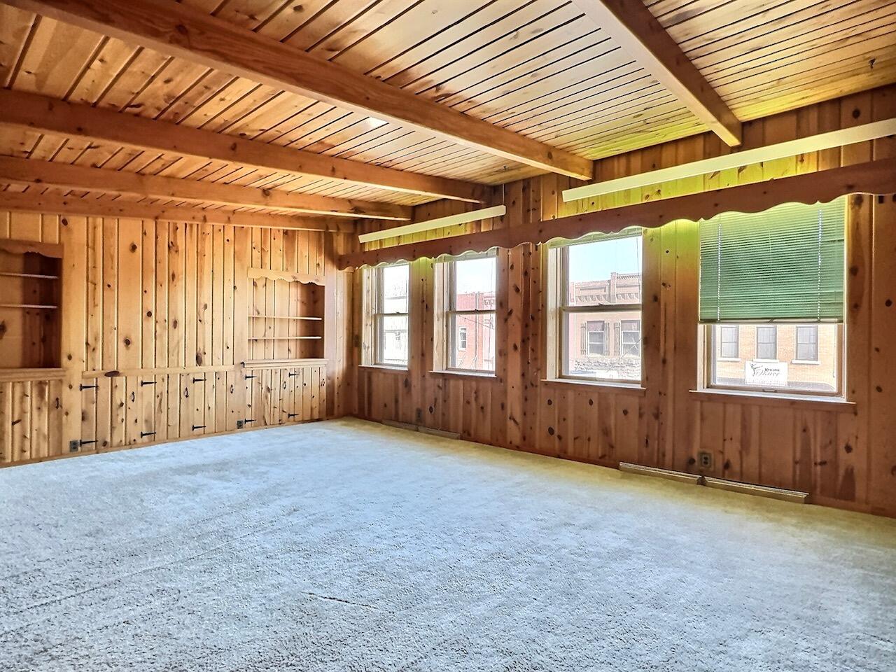 211 N Main St