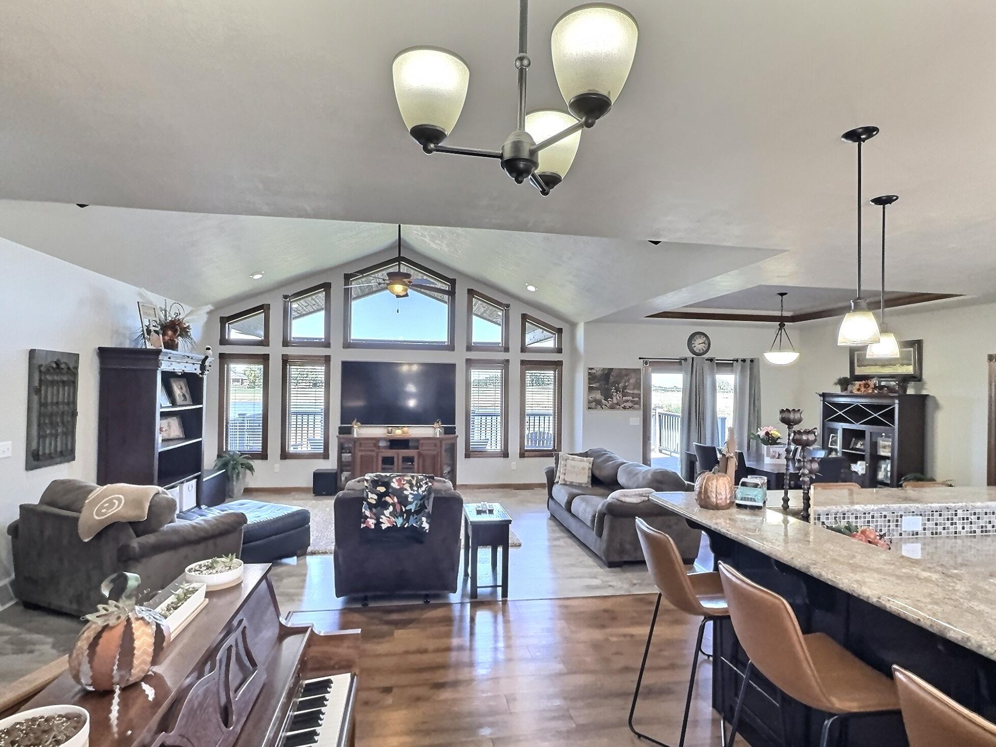2404 Dean Dr