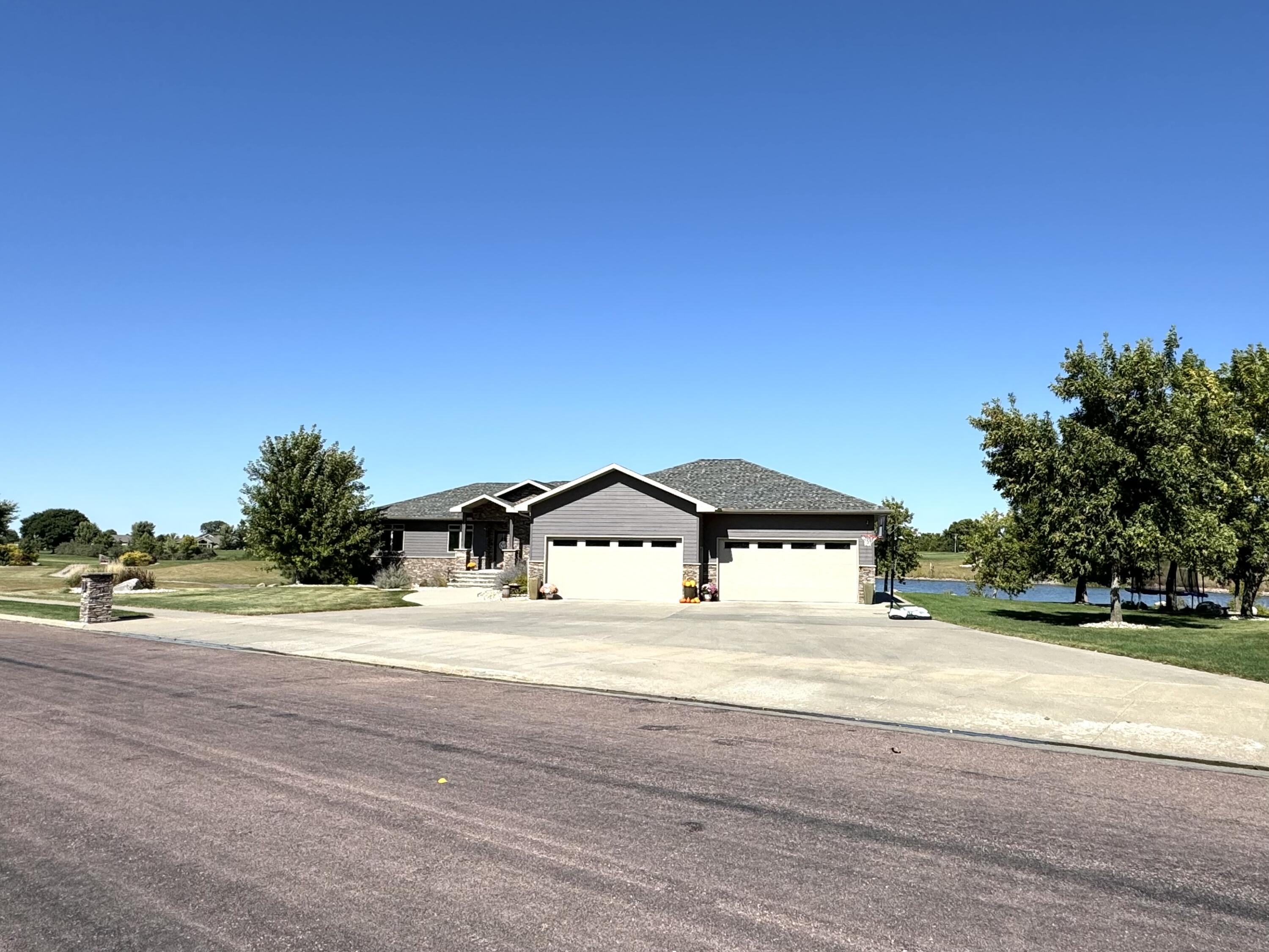 2404 Dean Dr