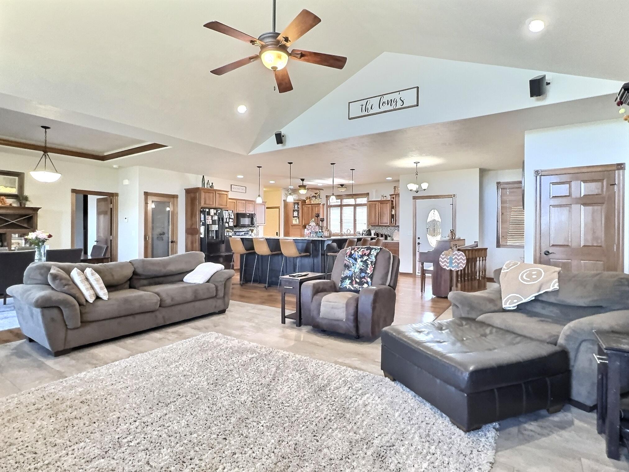 2404 Dean Dr