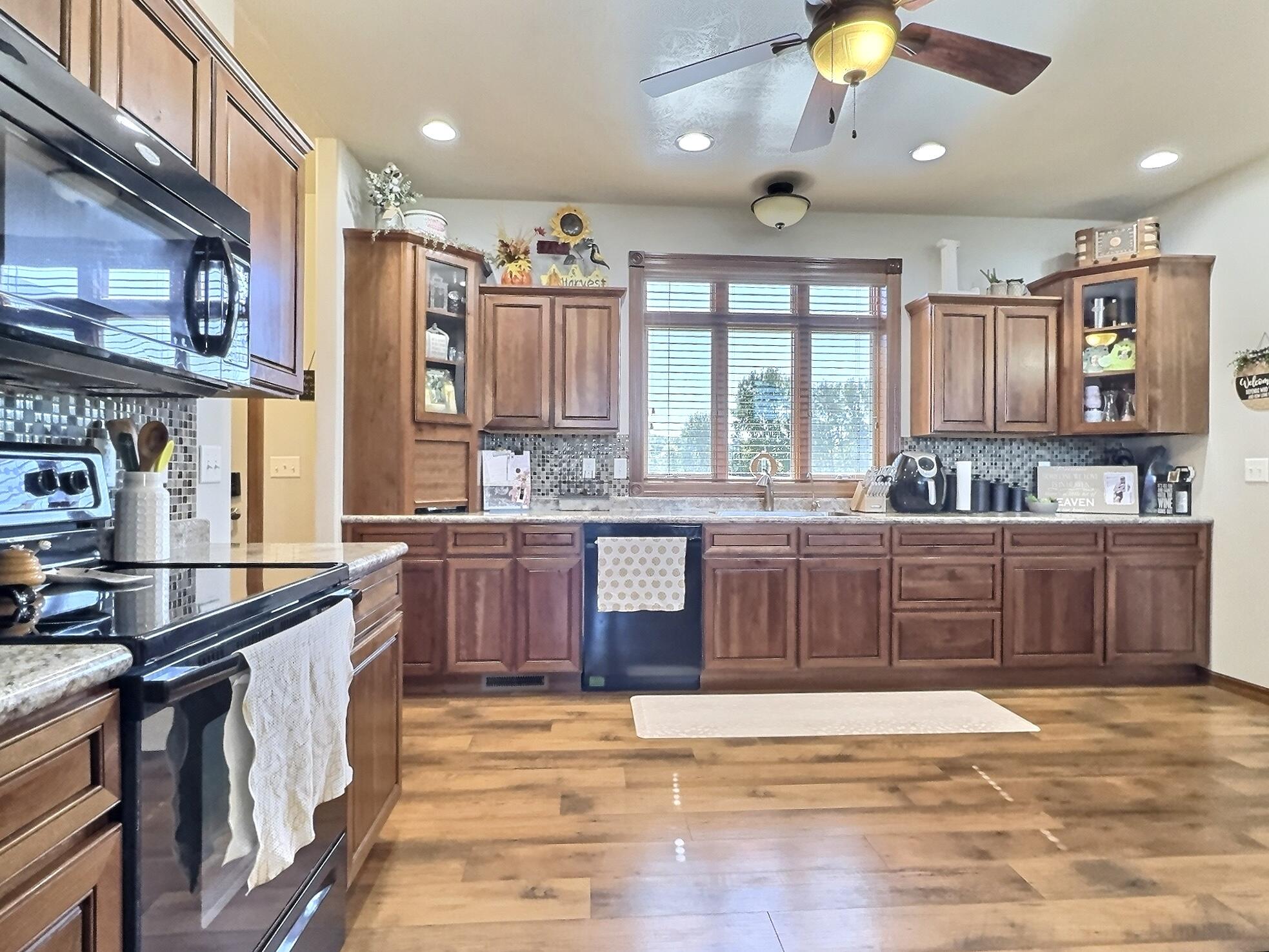 2404 Dean Dr