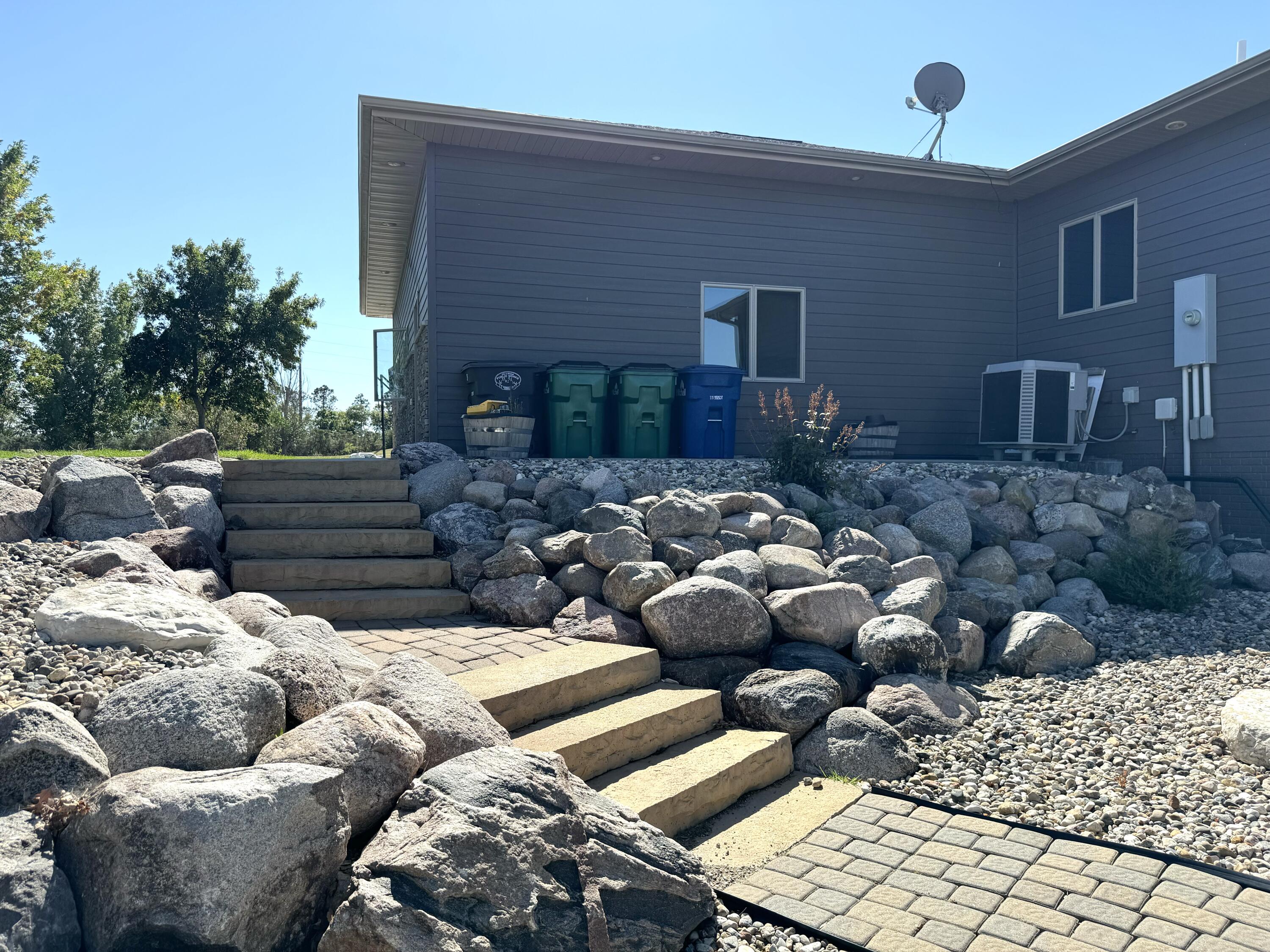 2404 Dean Dr