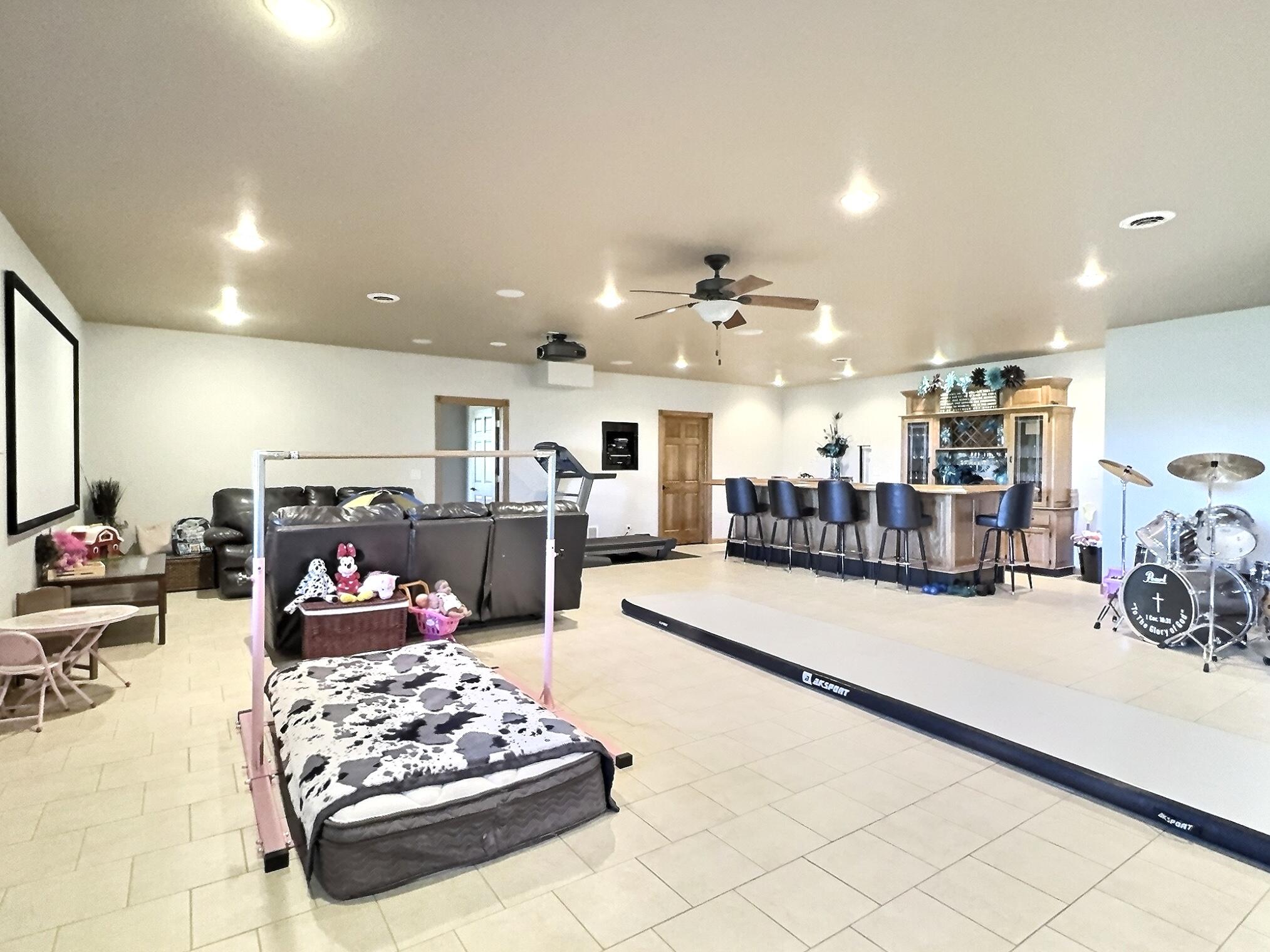 2404 Dean Dr