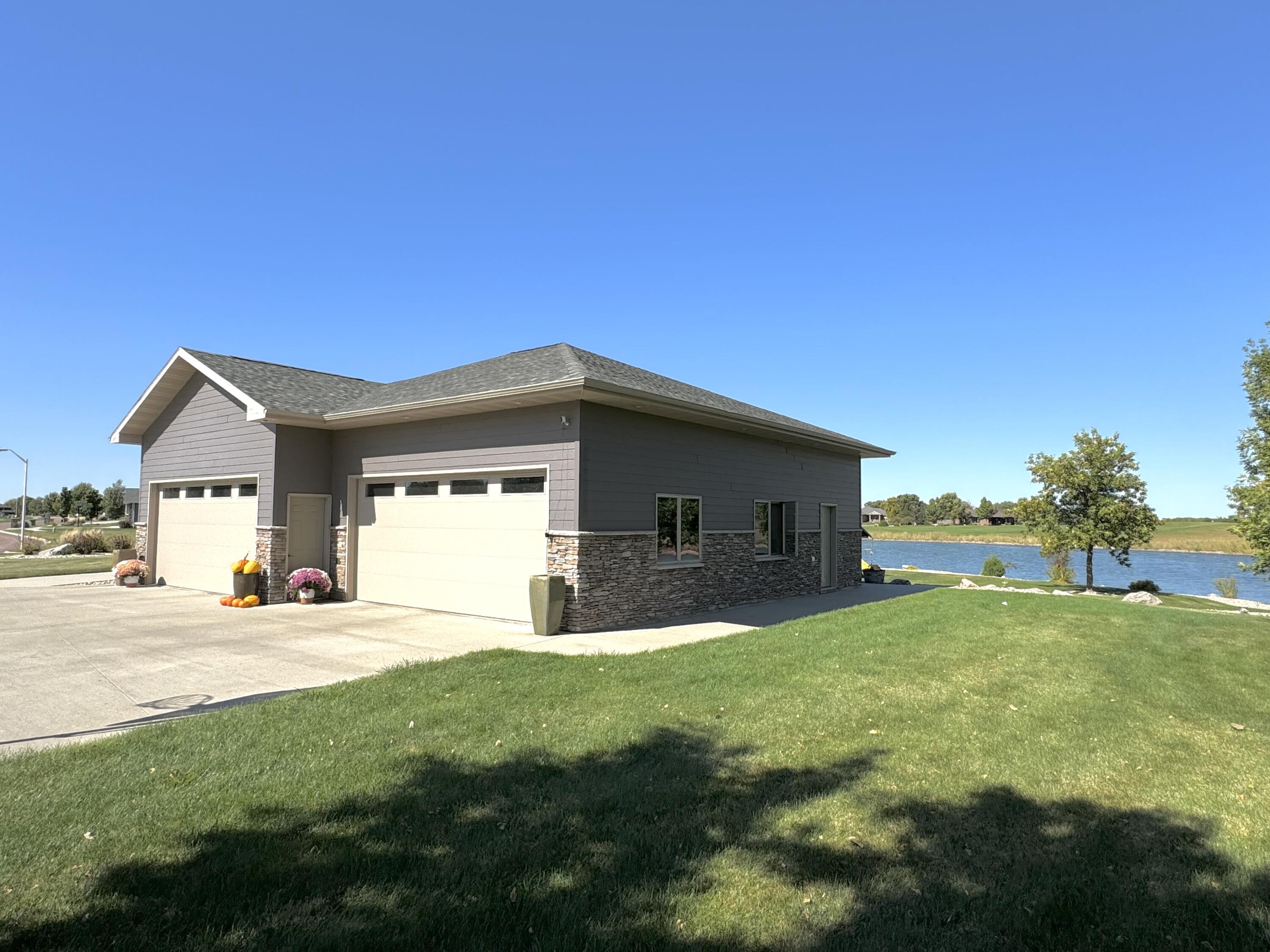 2404 Dean Dr