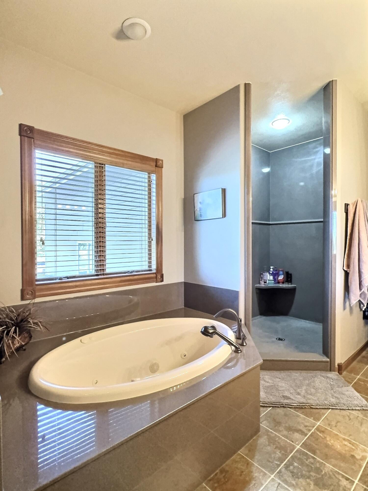 2404 Dean Dr
