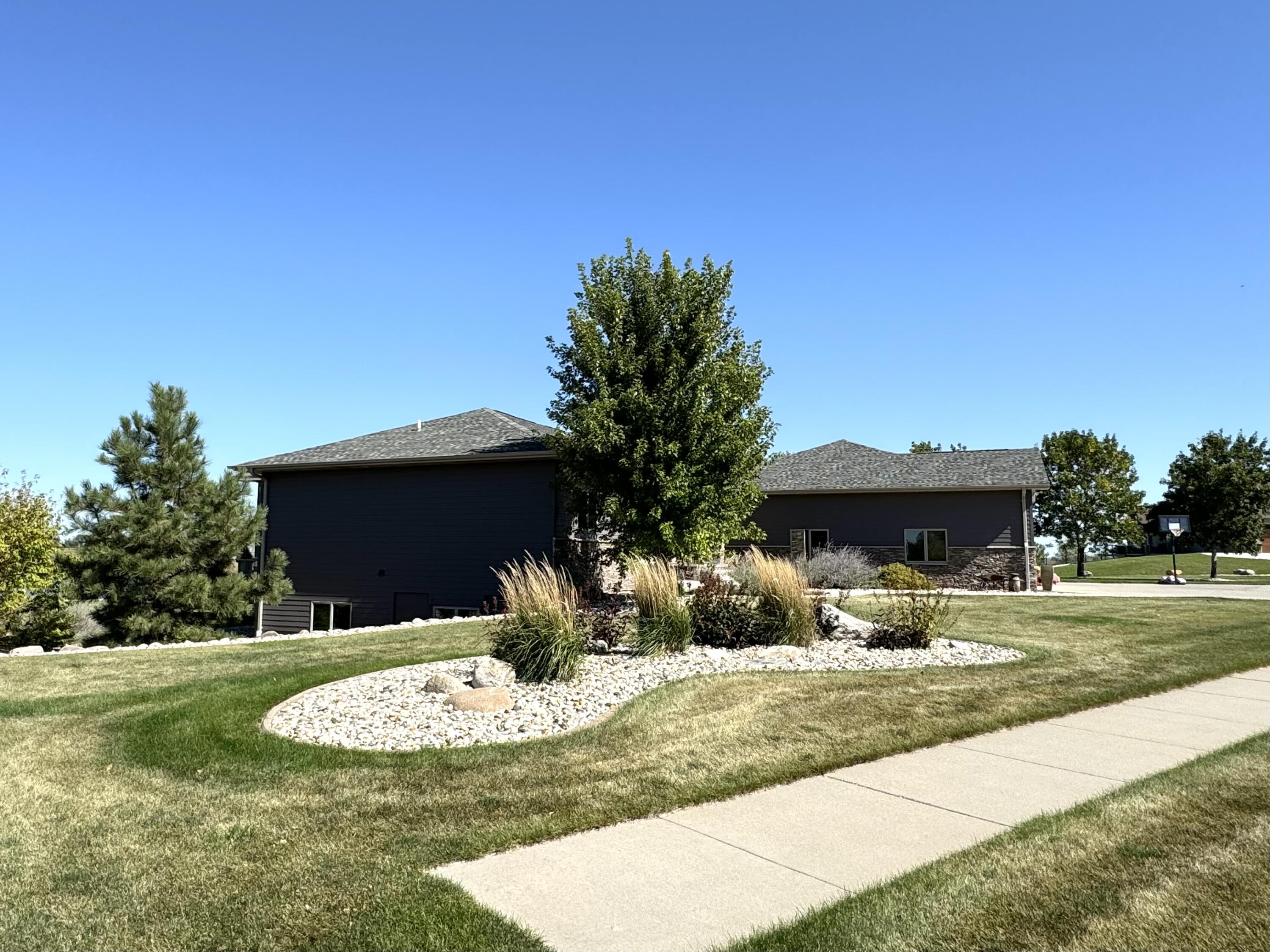 2404 Dean Dr